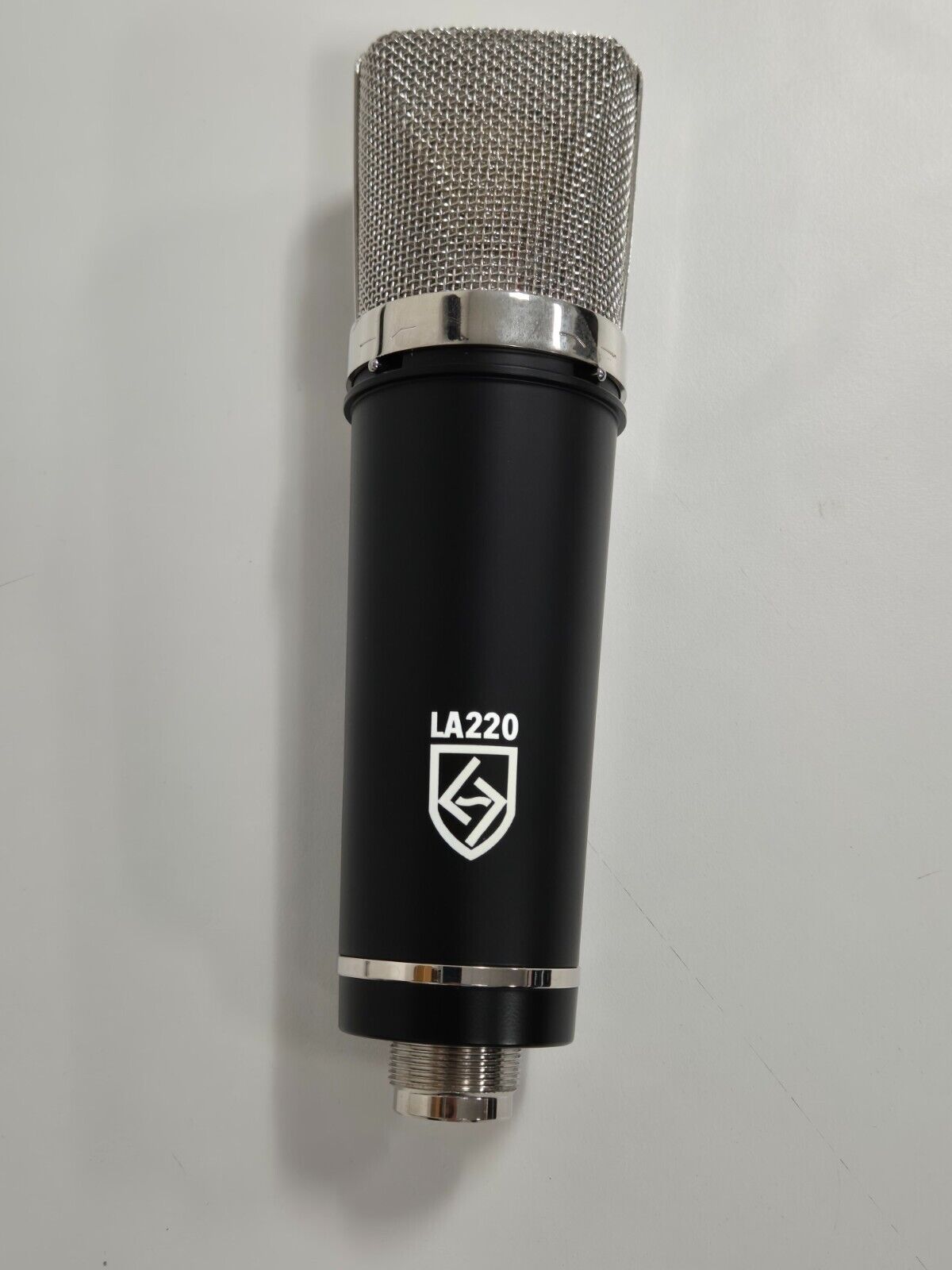 Lauten Audio LA220 Microphone with Holder and Manuals