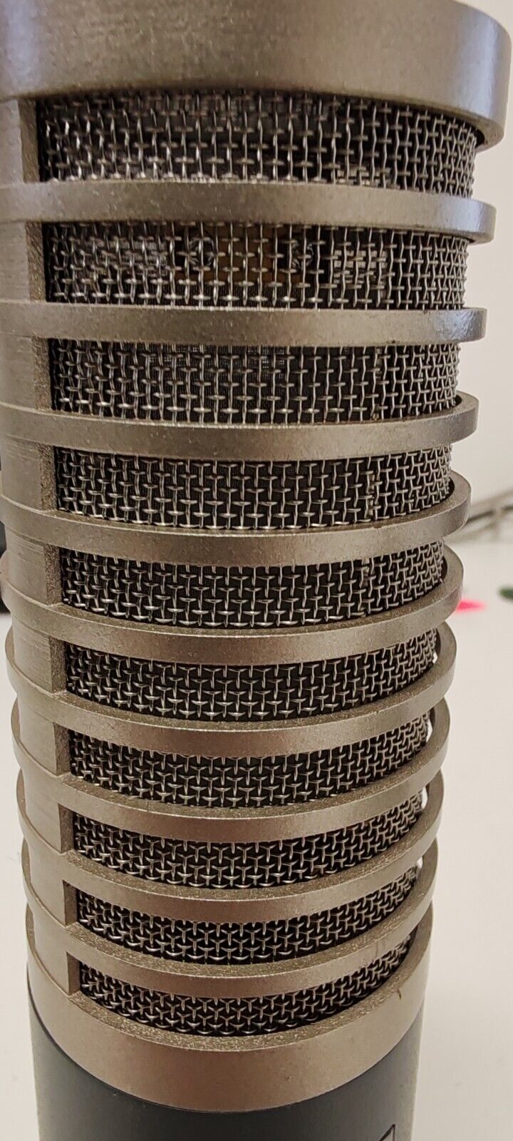 SE Electronics R1 Ribbon Microphone