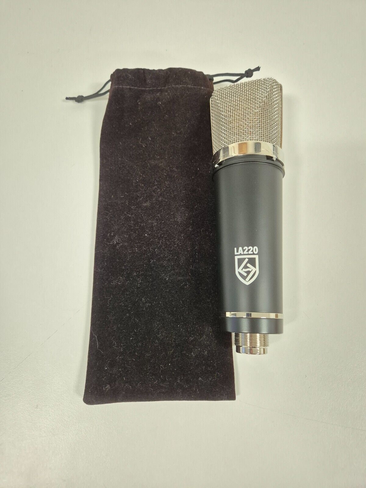 Lauten Audio LA220 Microphone with Holder and Manuals