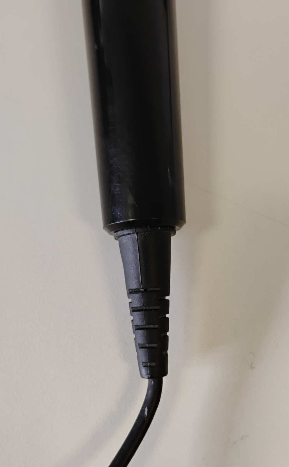 Hit Kit UDM-606 Black Wired Handheld 600O Uni-Directional Moving Coil Microphone