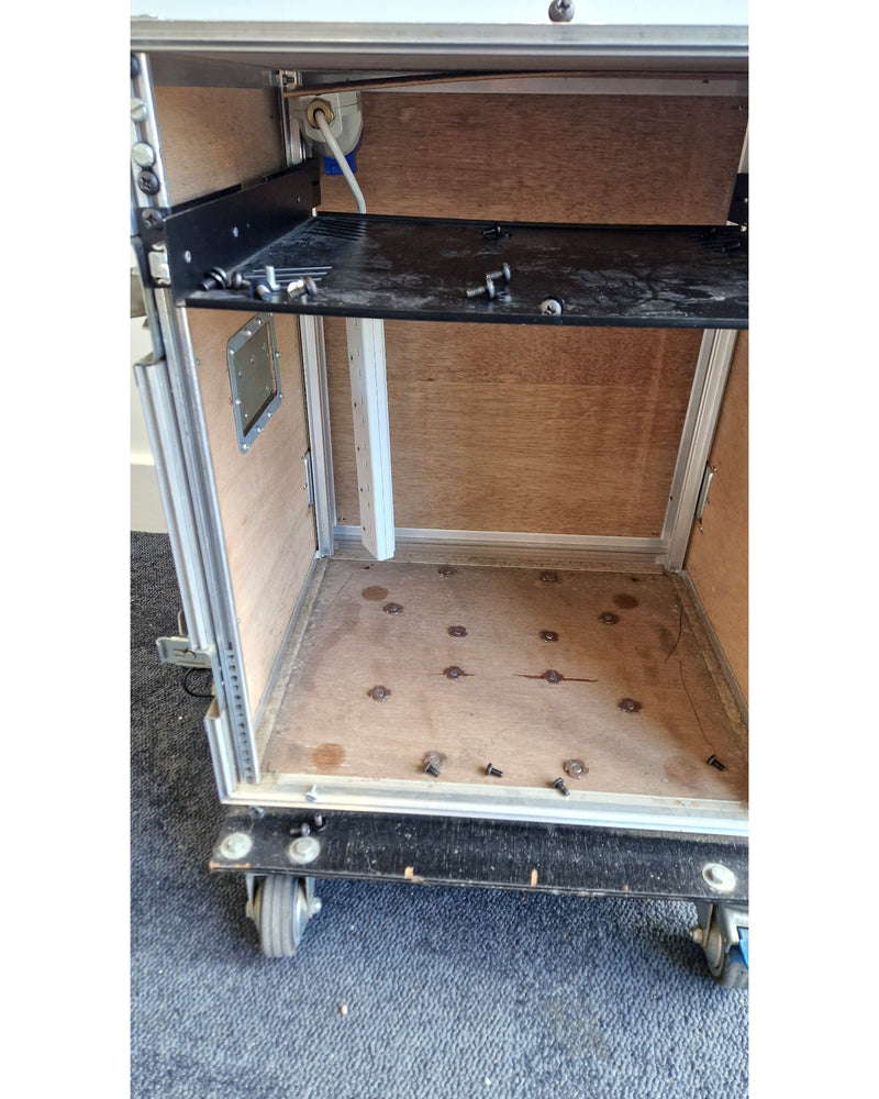 Non-branded 10U Flightcase on wheels - Flight Cases - Good - image 9