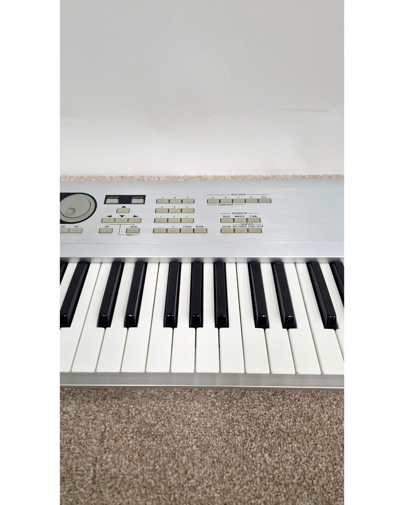 Korg Triton Le 73 (+ sampling board) - Synthesizer Keyboards - Good w/ Power Supply - image 4