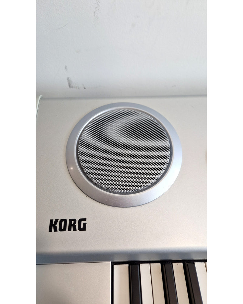 Korg PA588 - Synthesizer Keyboards - White - Keyboard - Excellent w/ Hard Case & Power Supply - image 5