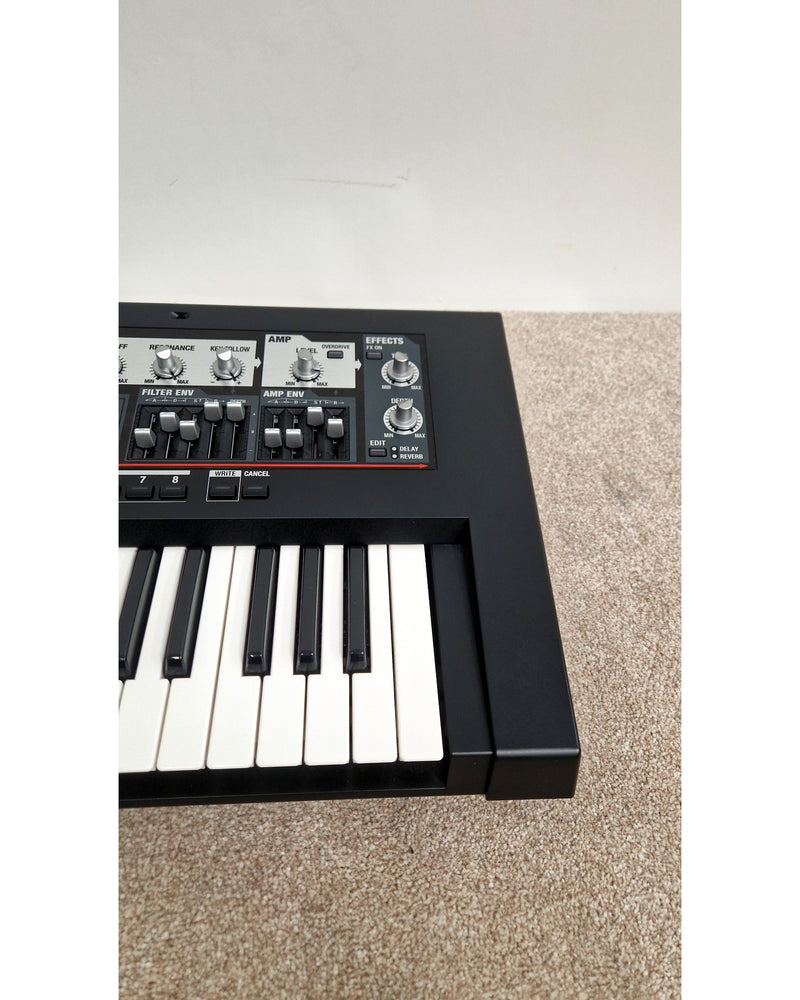 Roland SH-201 - Synthesizer Keyboards - Excellent w/ Soft Case & Power Supply - image 2
