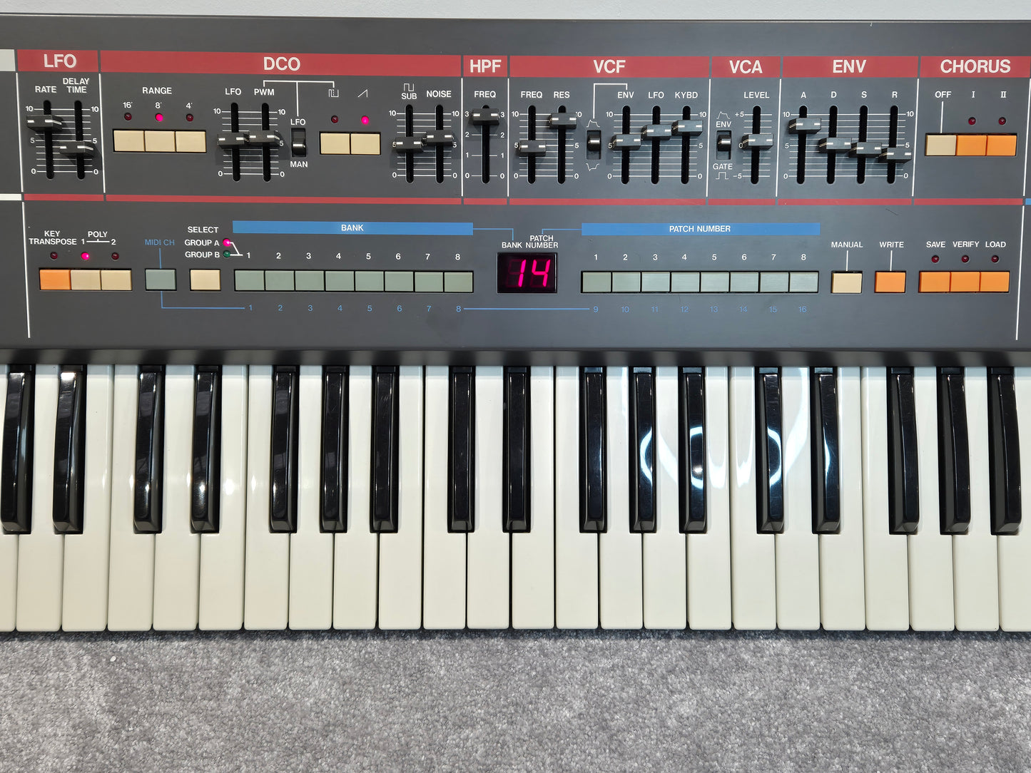 Roland Juno-106 61 Key Programmable Polyphonic Analog Synthesiser