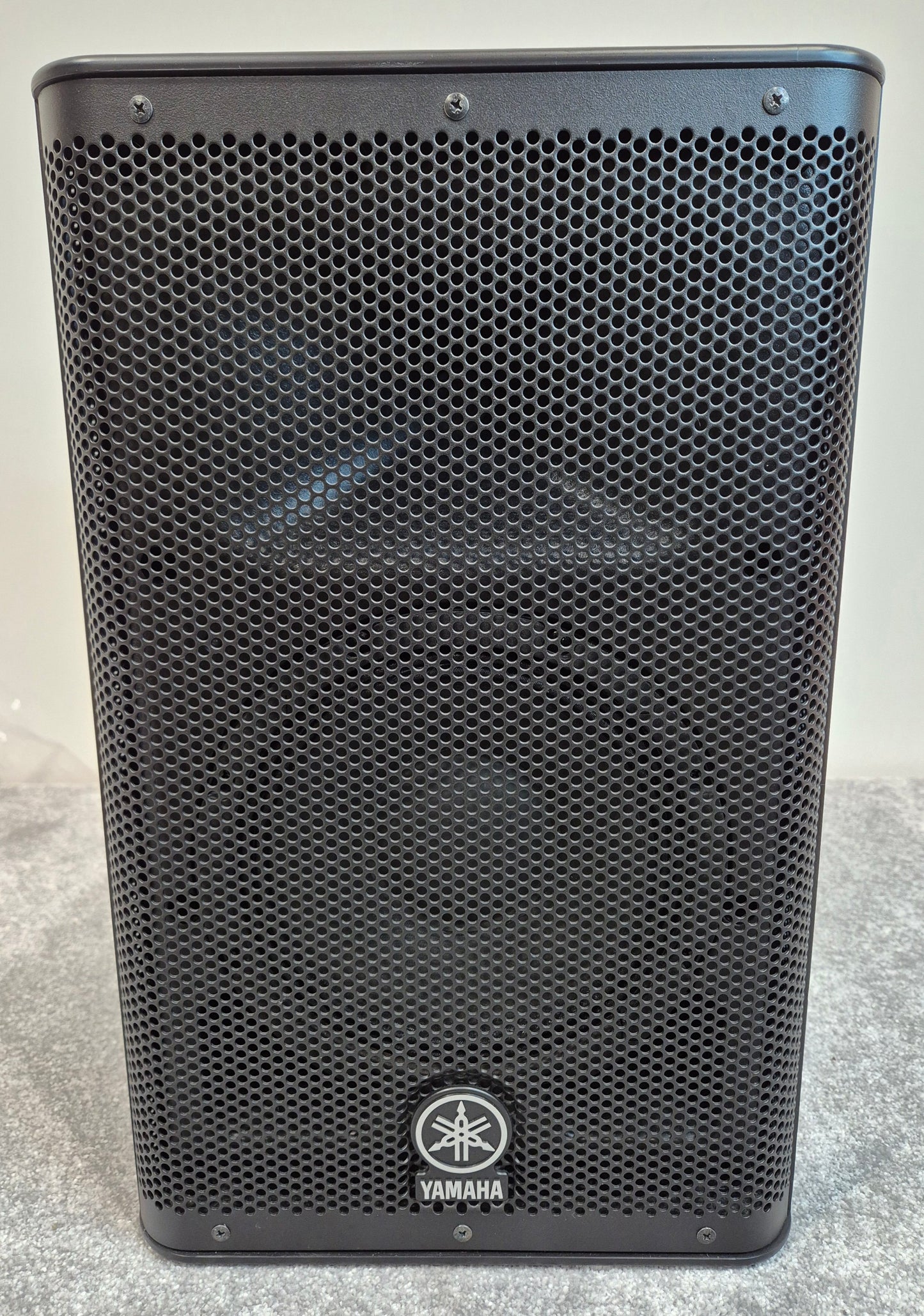Yamaha DXR8 - 1100 Watts Active Full-Range PA Speaker - Open Box New