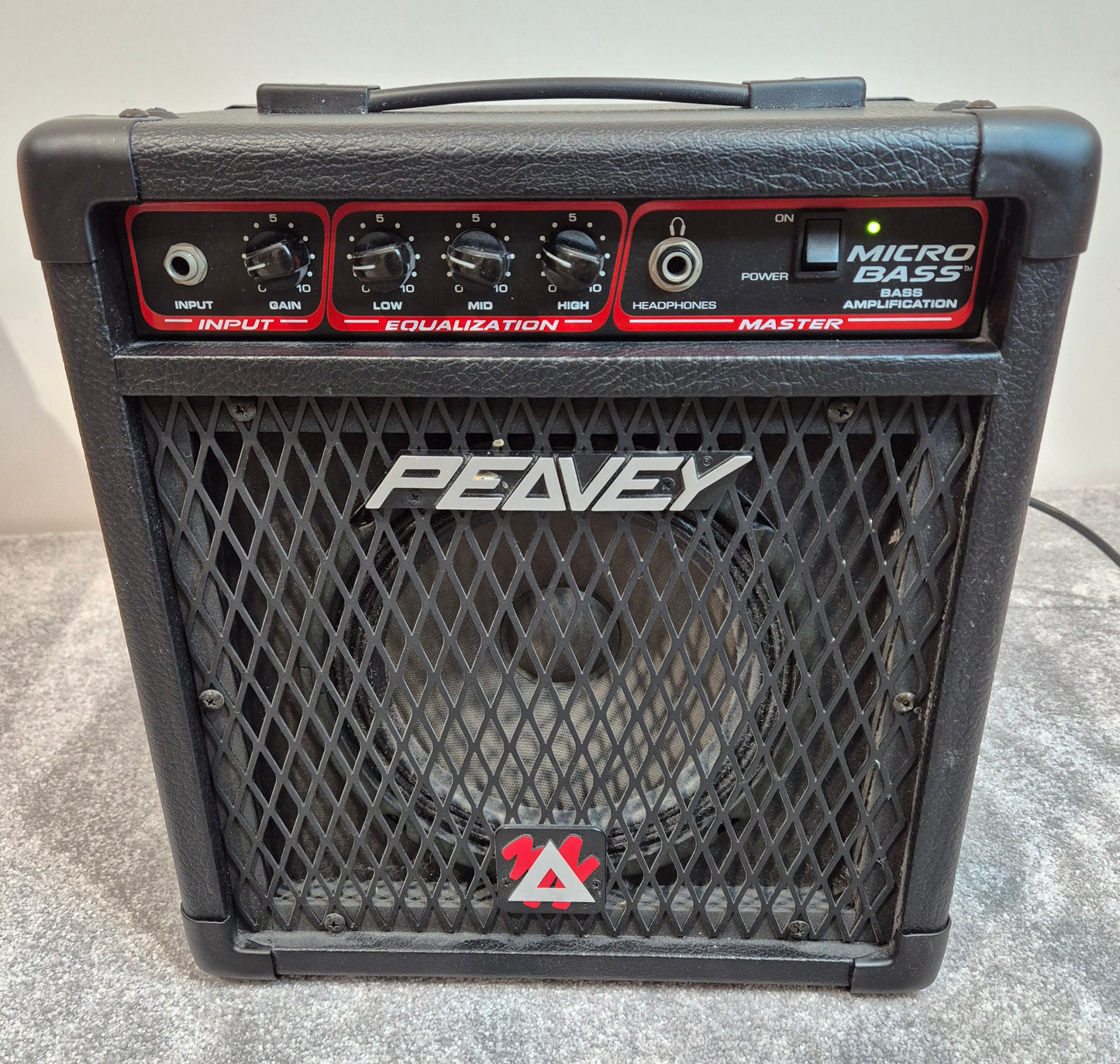 Peavey Micro Bass - Black/Red - Compact Bass Combo Amplifier