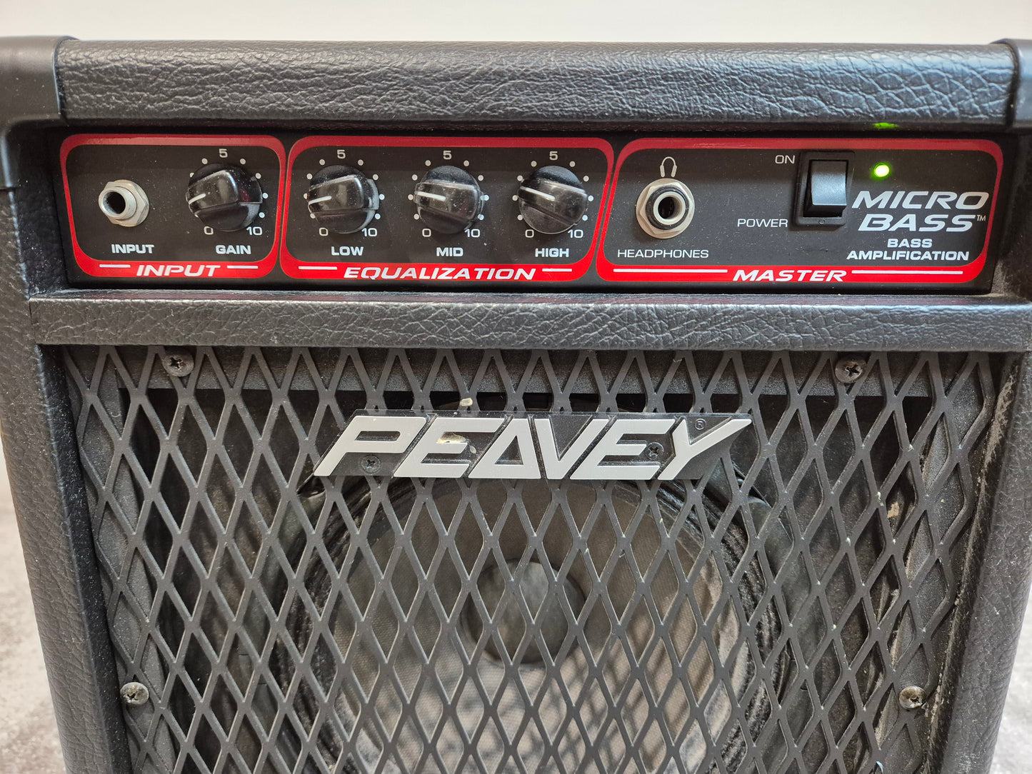 Peavey Micro Bass - Black/Red - Compact Bass Combo Amplifier