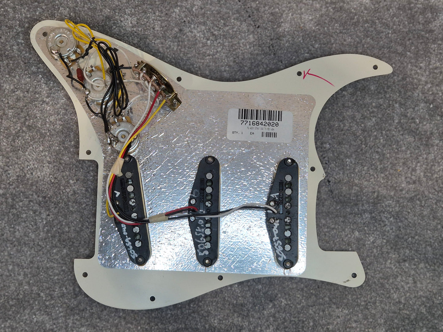 Genuine Fender Pre Wired Stratocaster Loaded Pickguard - White