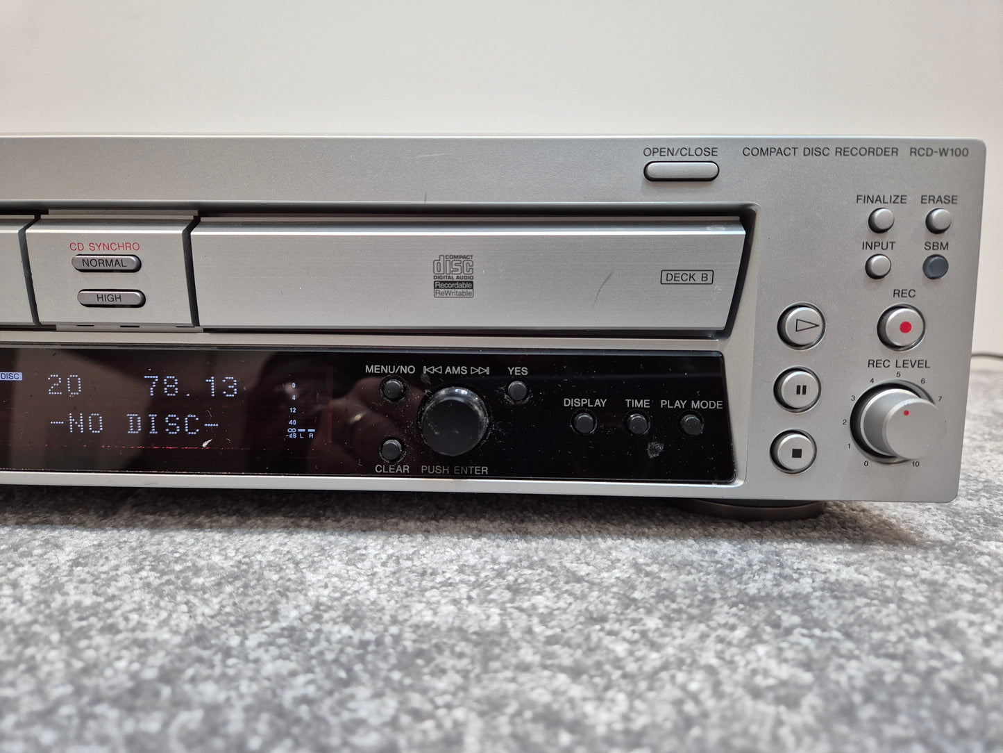 Sony CD Recorder RCD-W100 - 2-Disc CD-RW Recorder