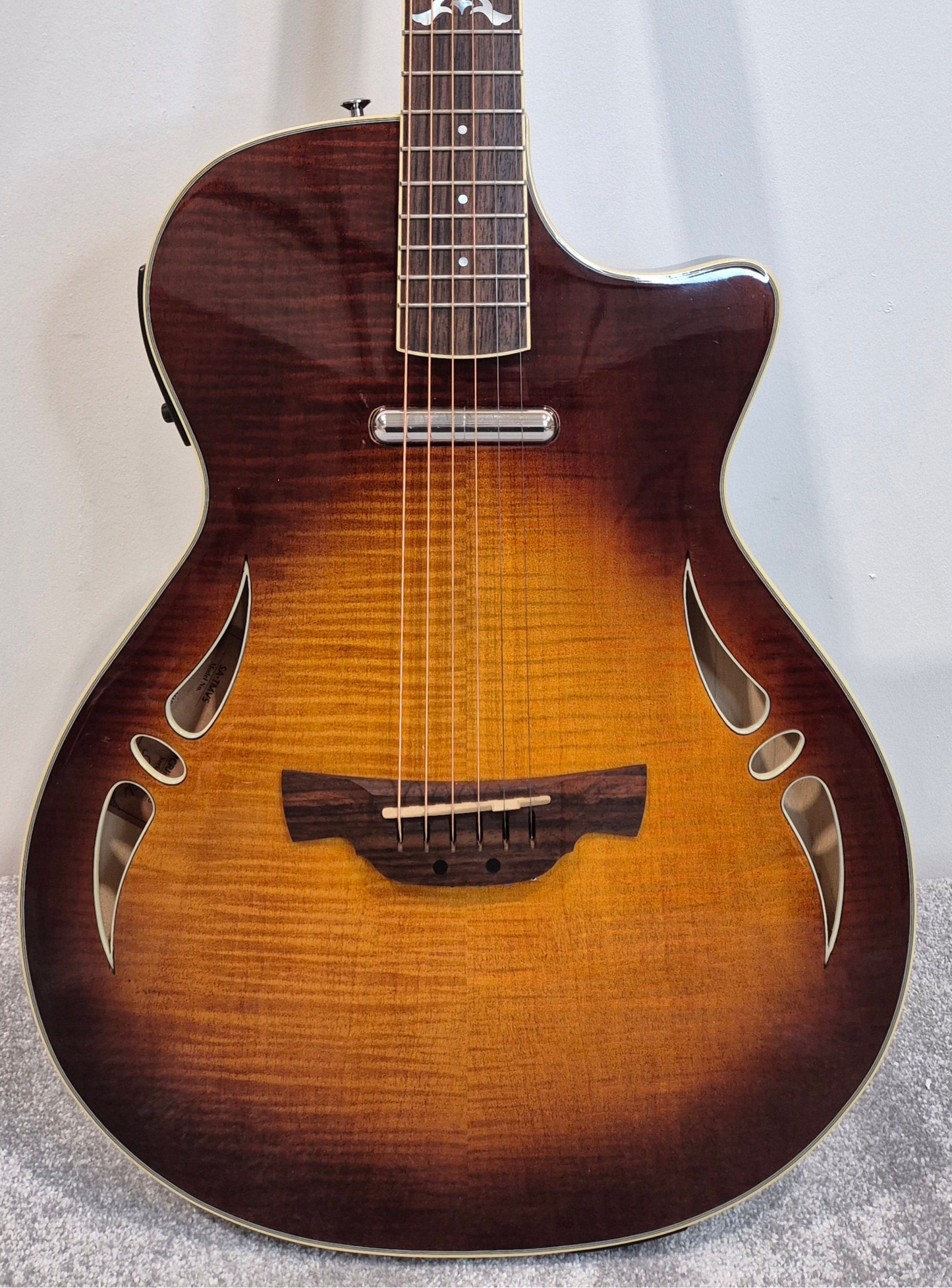 Crafter SA-TMVS Guitar - Hybrid Acoustic-Electric Guitar - Original Hard Case