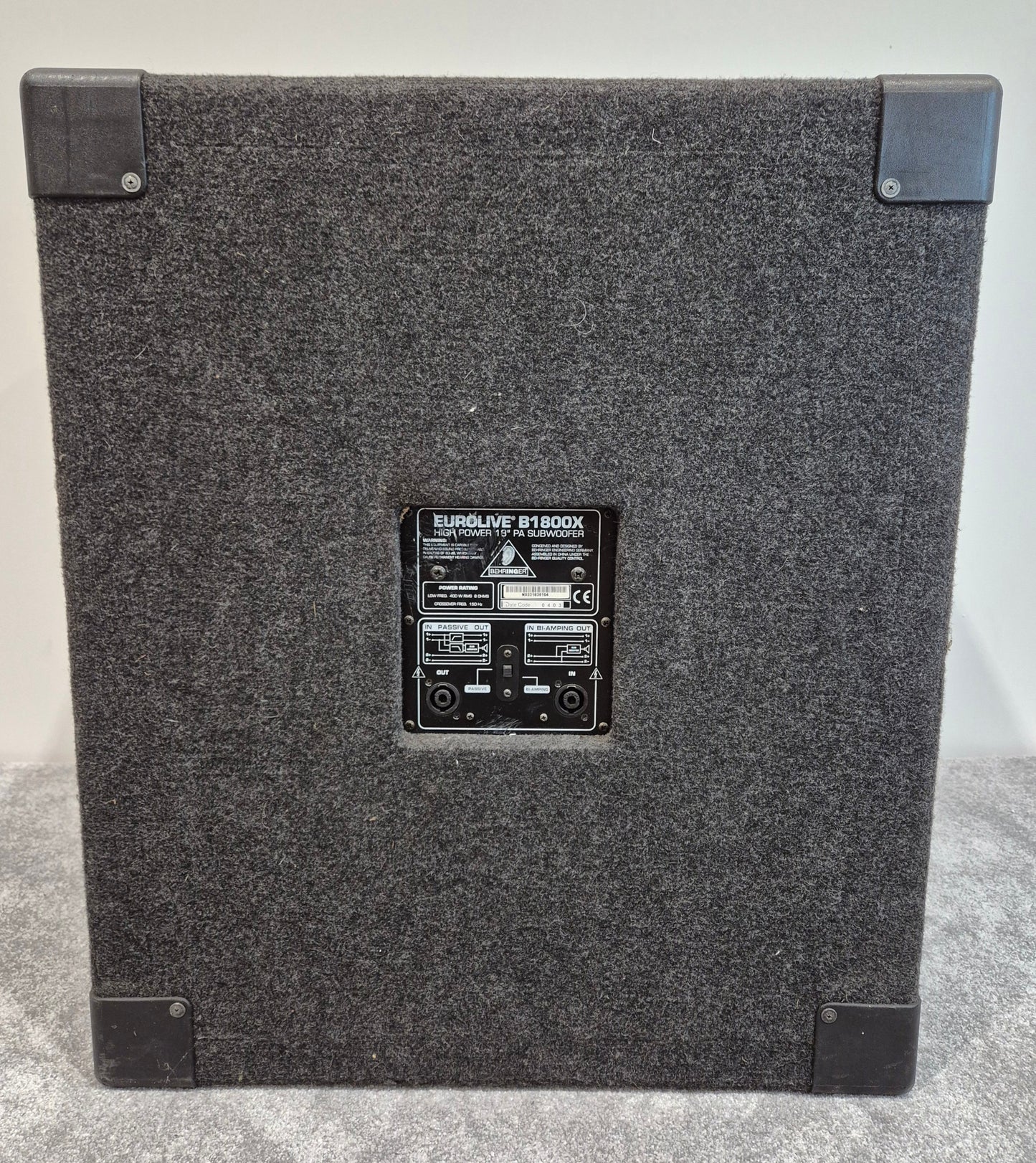 Behringer EUROLIVE B1800 - Black - 18" 1600 Watts