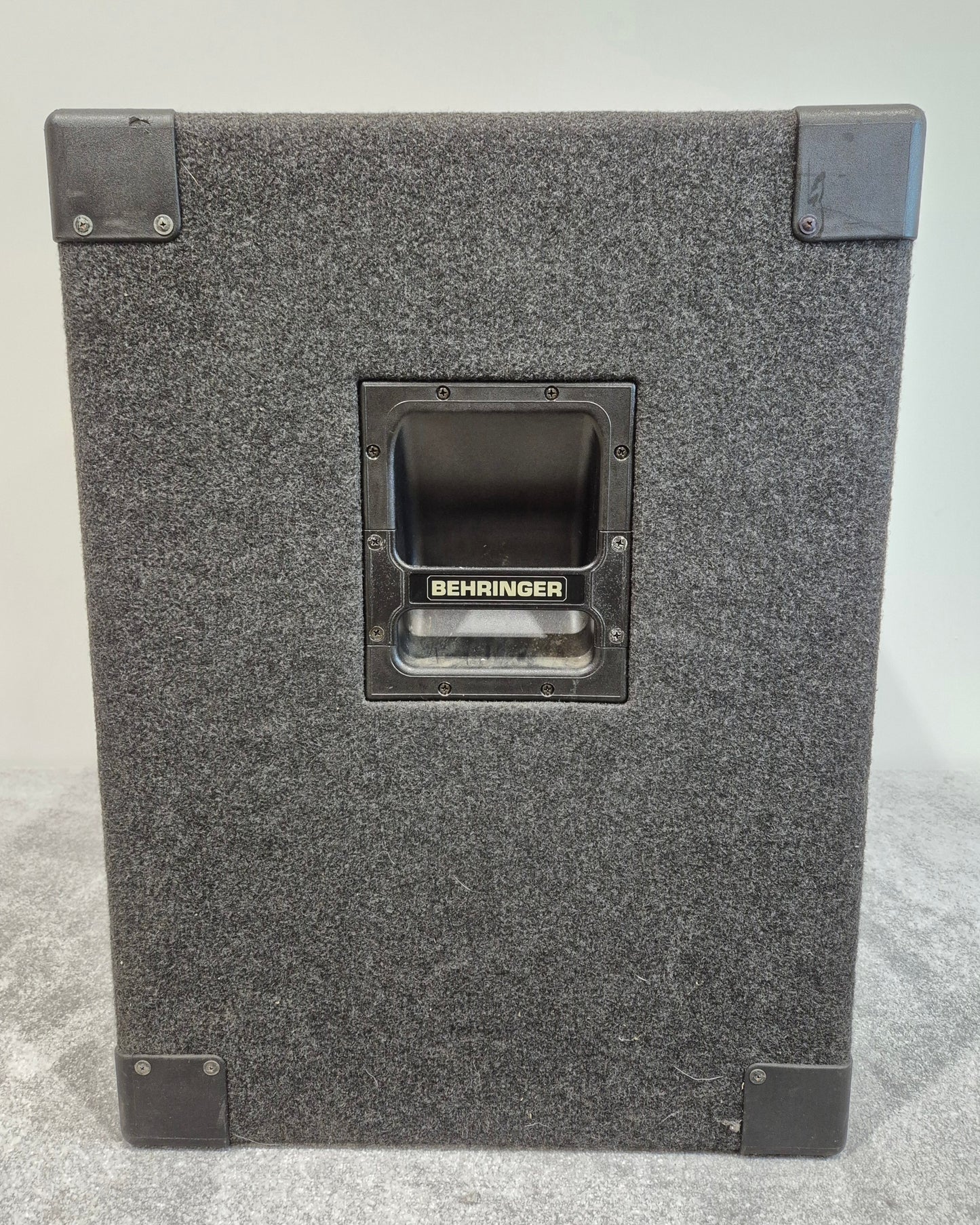 Behringer EUROLIVE B1800 - Black - 18" 1600 Watts