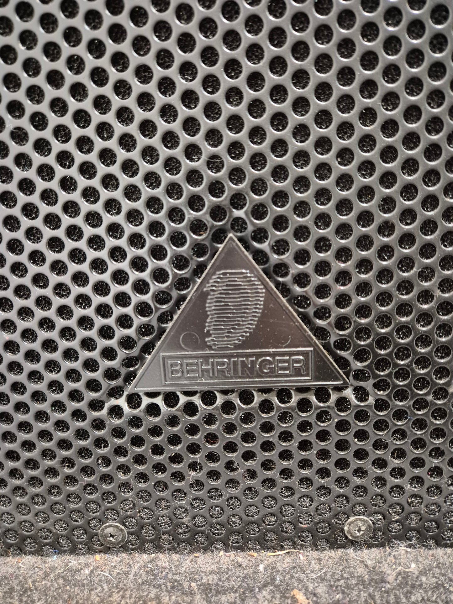 Behringer EUROLIVE B1800 - Black - 18" 1600 Watts