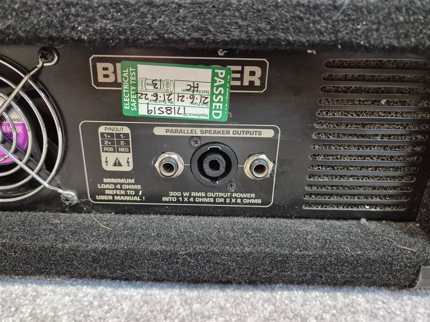 Behringer Ultrabass BX3000T - 300 Watt Bass Amplifier