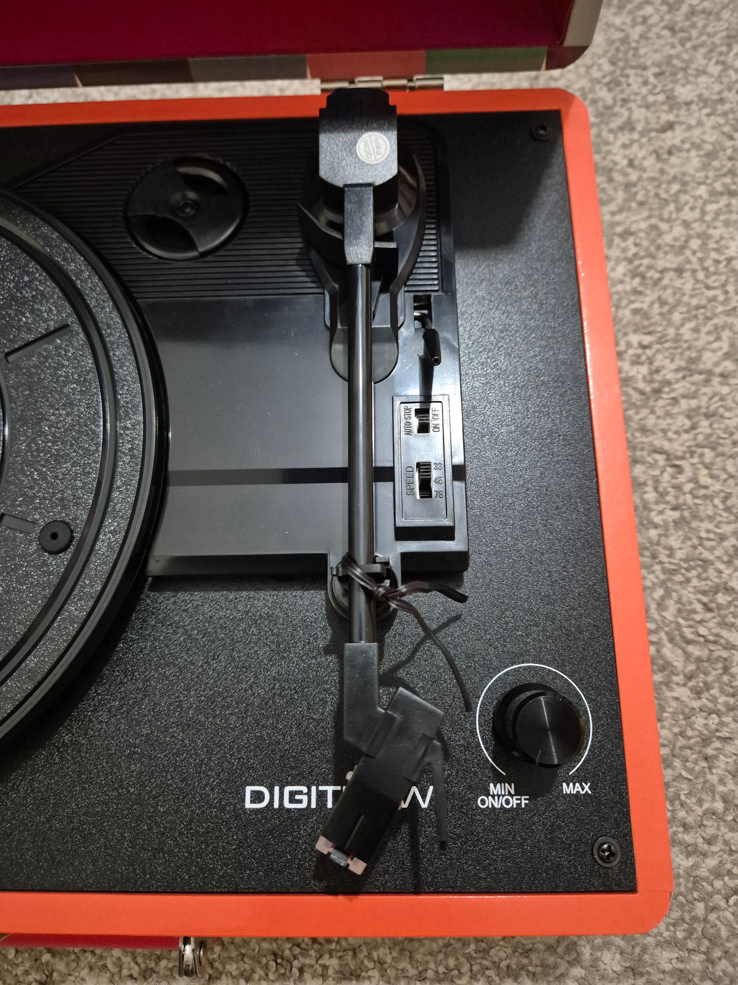 DIGITNOW - Turntable Record Player With Stereo Speakers