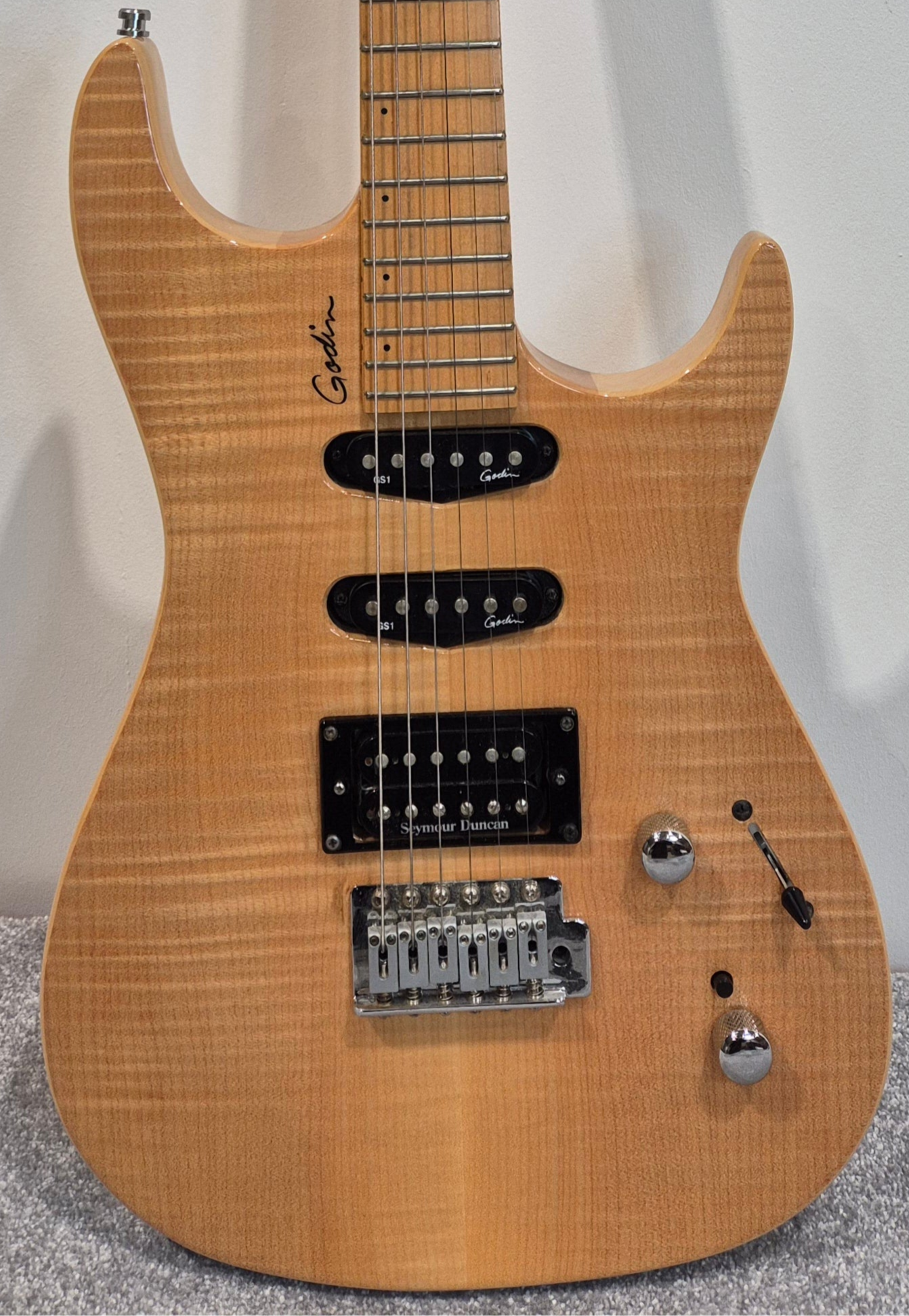 Godin Velocity Active Electric Guitar, Comes with Godin Soft Gig Bag + Tremolo Bar