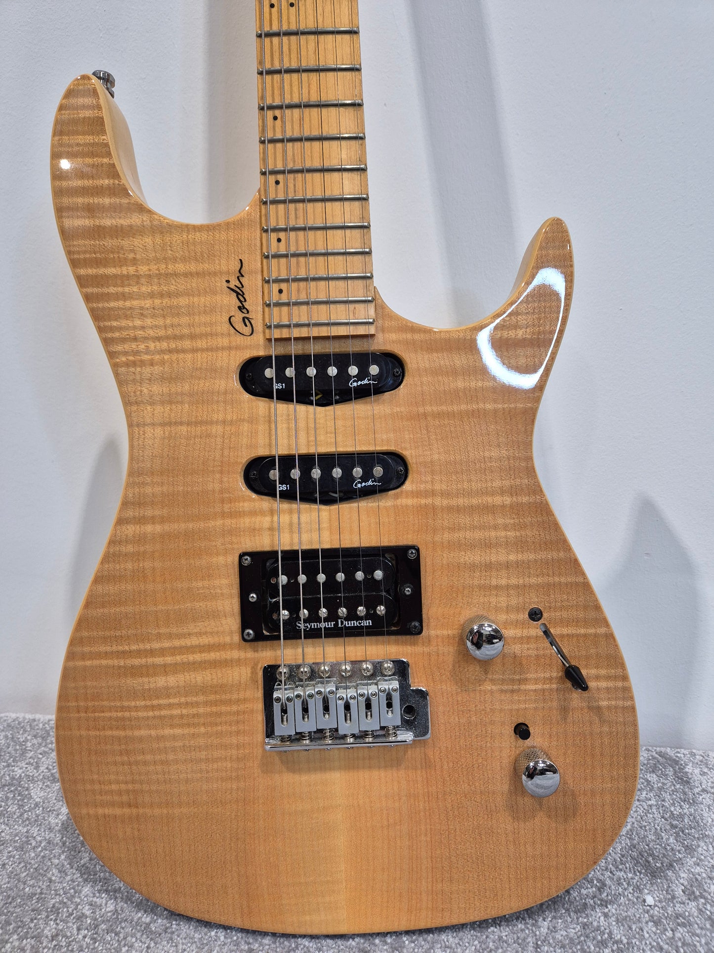Godin Velocity Active Electric Guitar, Comes with Godin Soft Gig Bag + Tremolo Bar