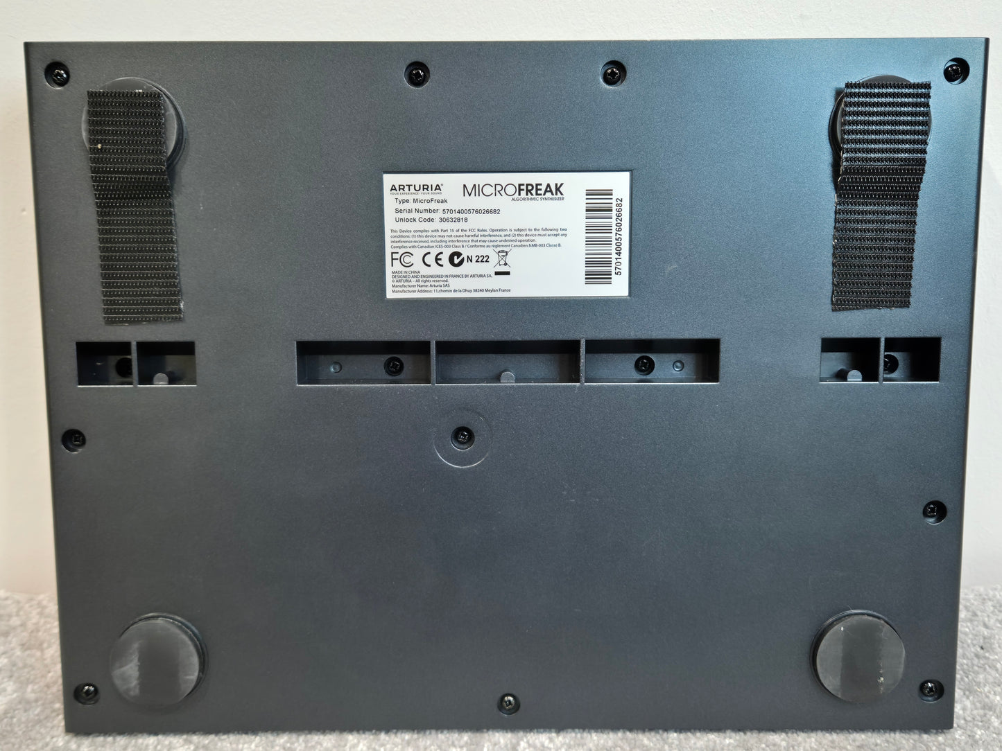 Arturia Microfreak - Hybrid Experimental Synthesizer + Power Cable