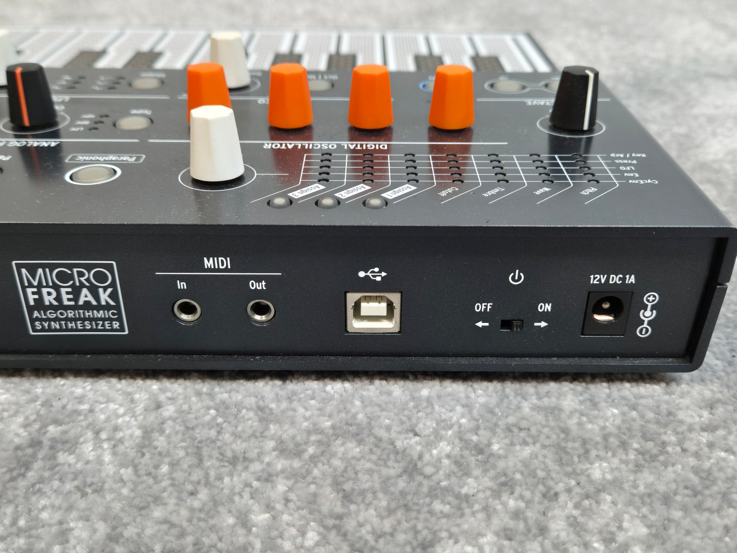 Arturia Microfreak - Hybrid Experimental Synthesizer + Power Cable