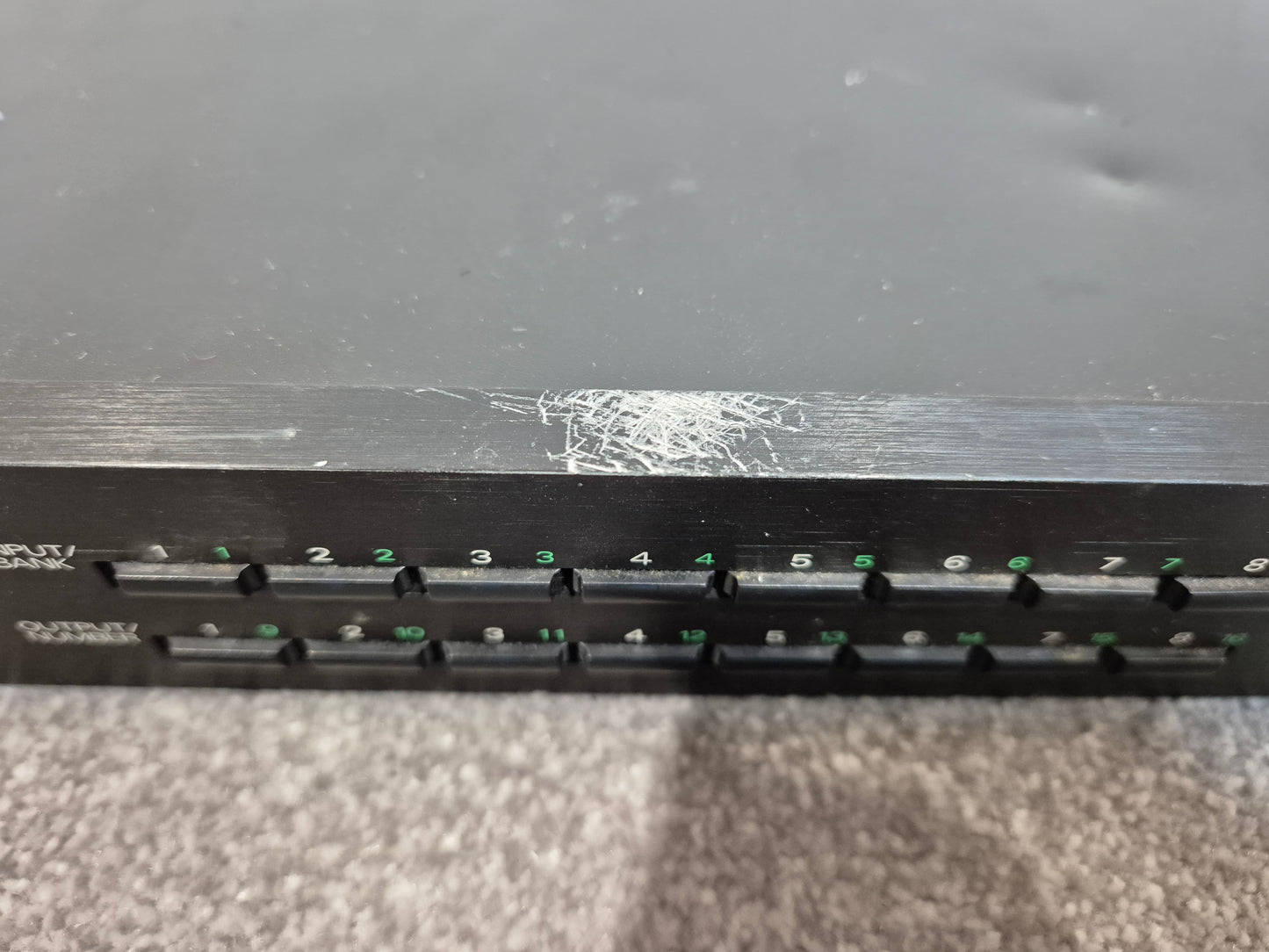 Roland A-880 MIDI Programmable Patcher / Mixer - Rack Mounted