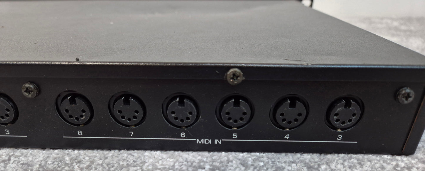 Roland A-880 MIDI Programmable Patcher / Mixer - Rack Mounted