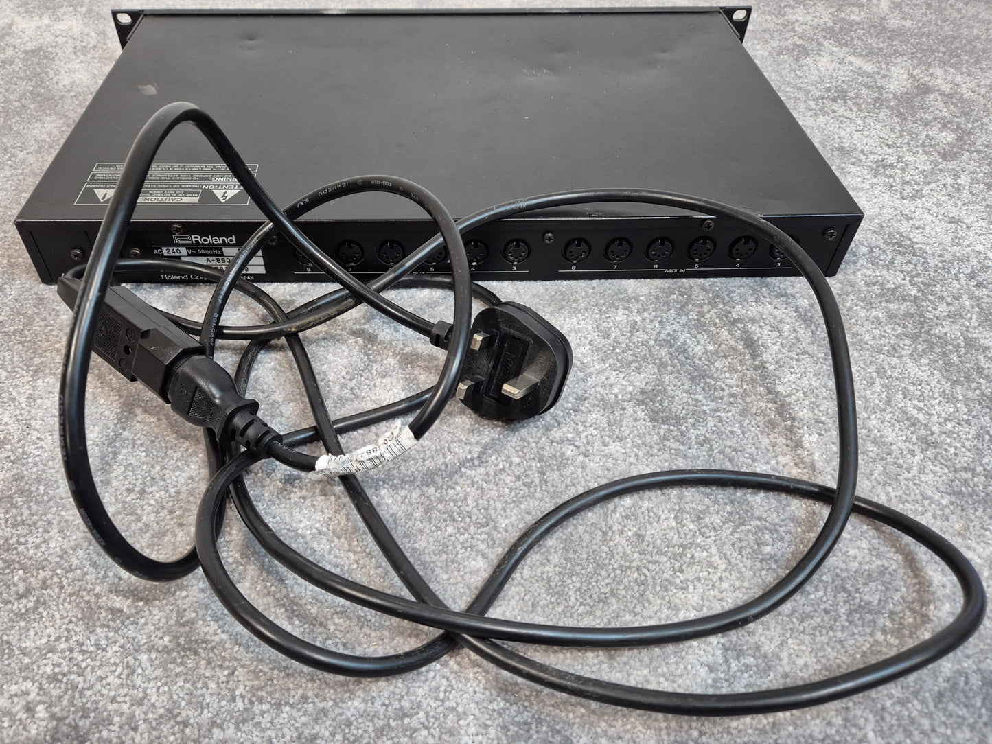 Roland A-880 MIDI Programmable Patcher / Mixer - Rack Mounted