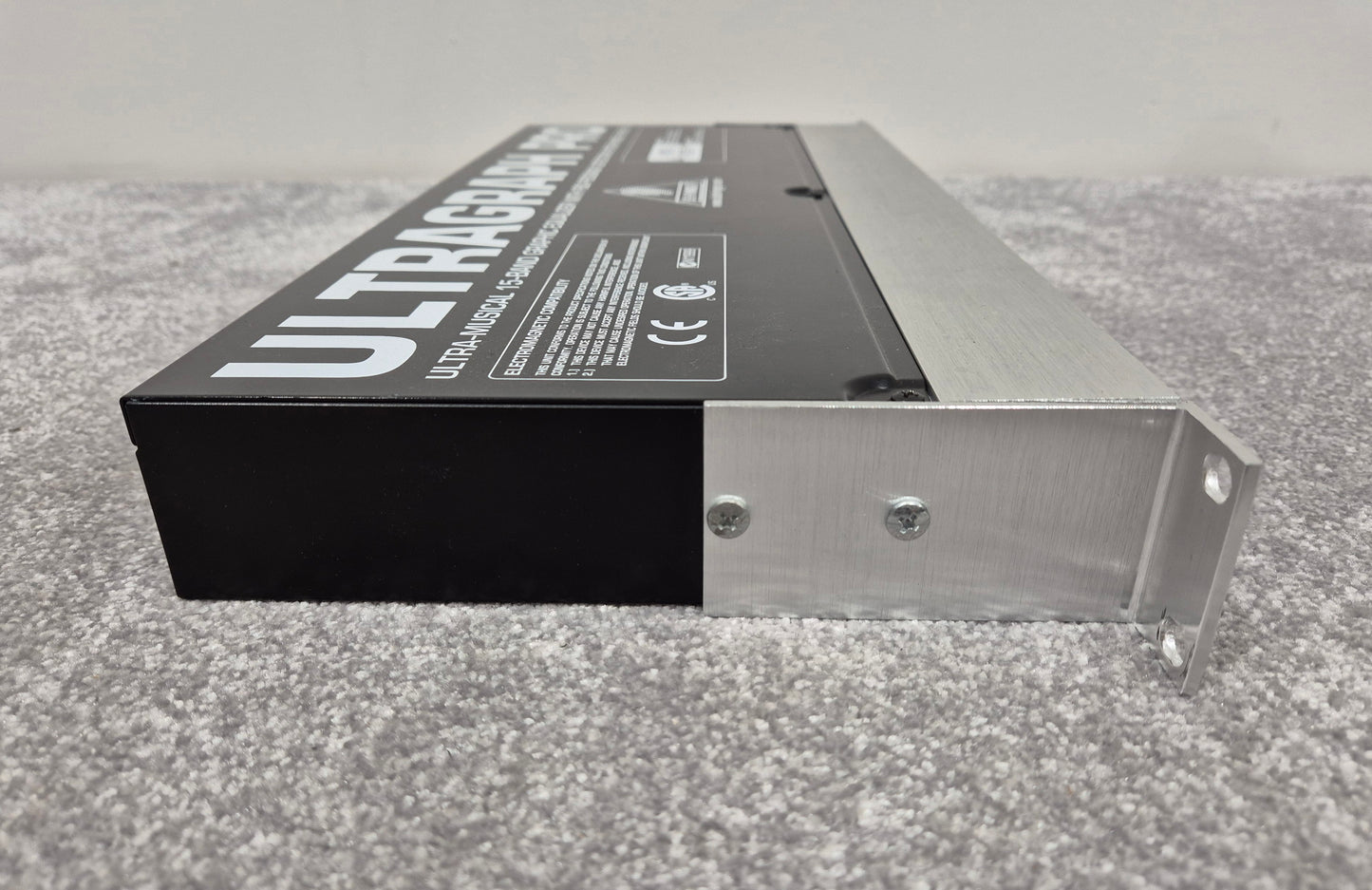 Behringer FBQ1502 Ultragraph Pro - 15-Band Stereo Graphic Equalizer