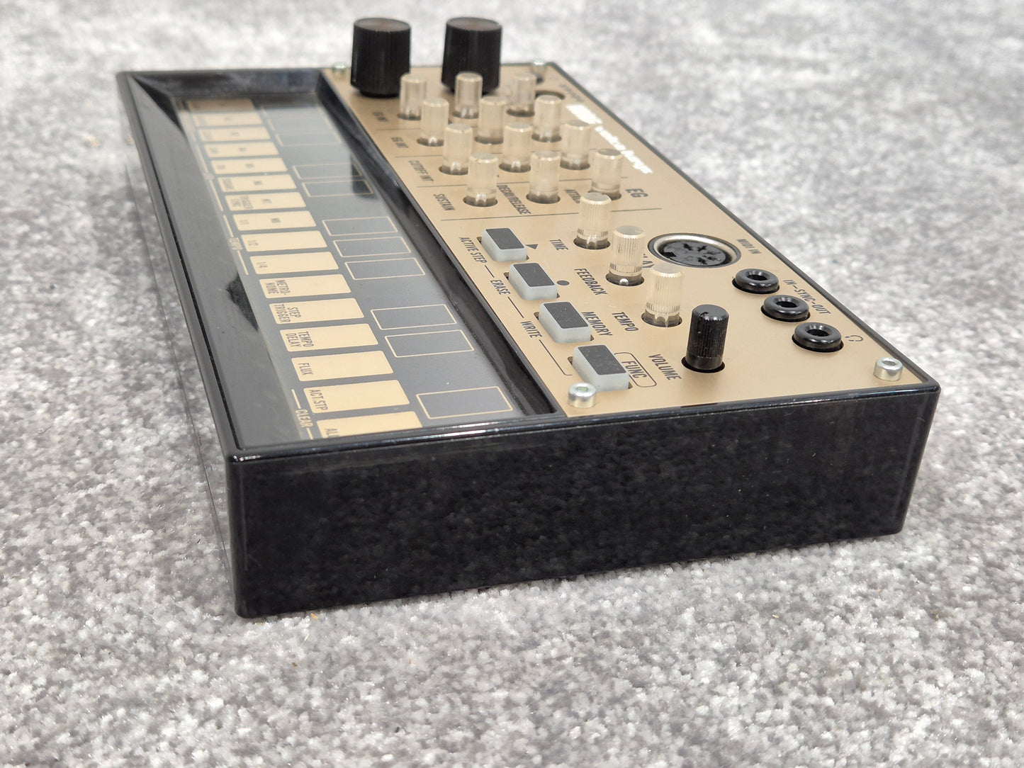 Korg Volca Keys - Compact Analog Lead Synthesizer - Battery Operated