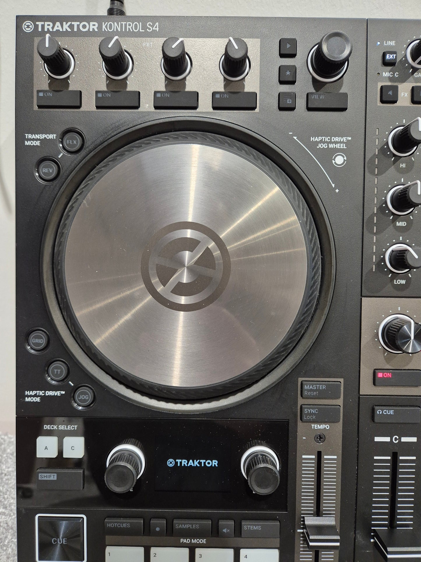 Native Instruments Traktor Kontrol S4 MK3 - 4 Channel DJ Controller