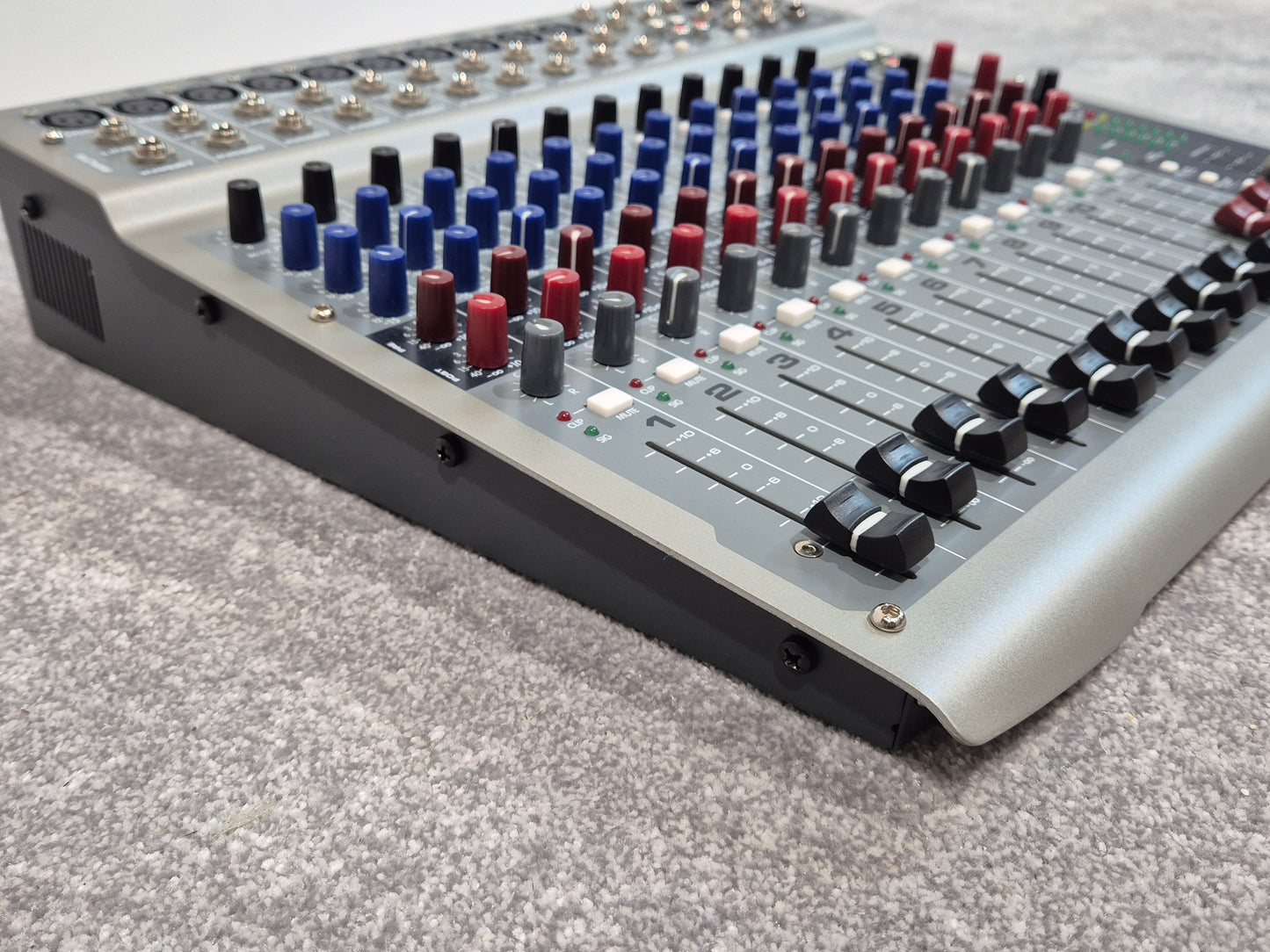 Peavey PV 14 USB Mixer - 14-Channel Mixer - Built-in DSP Effects