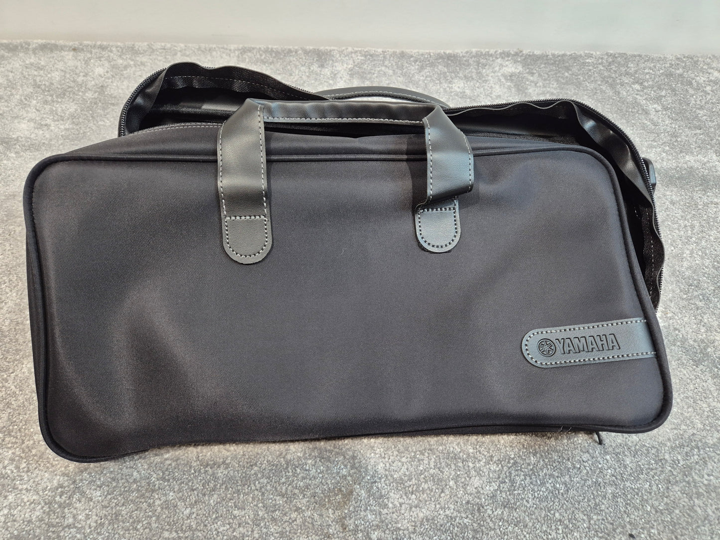 Yamaha YCL-650 Bb Clarinet + Hard Case and Yamaha Soft Bag