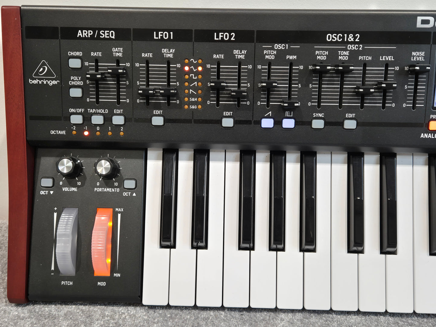 Behringer Deepmind 12 - 49-Key Keyboard Synthesizer