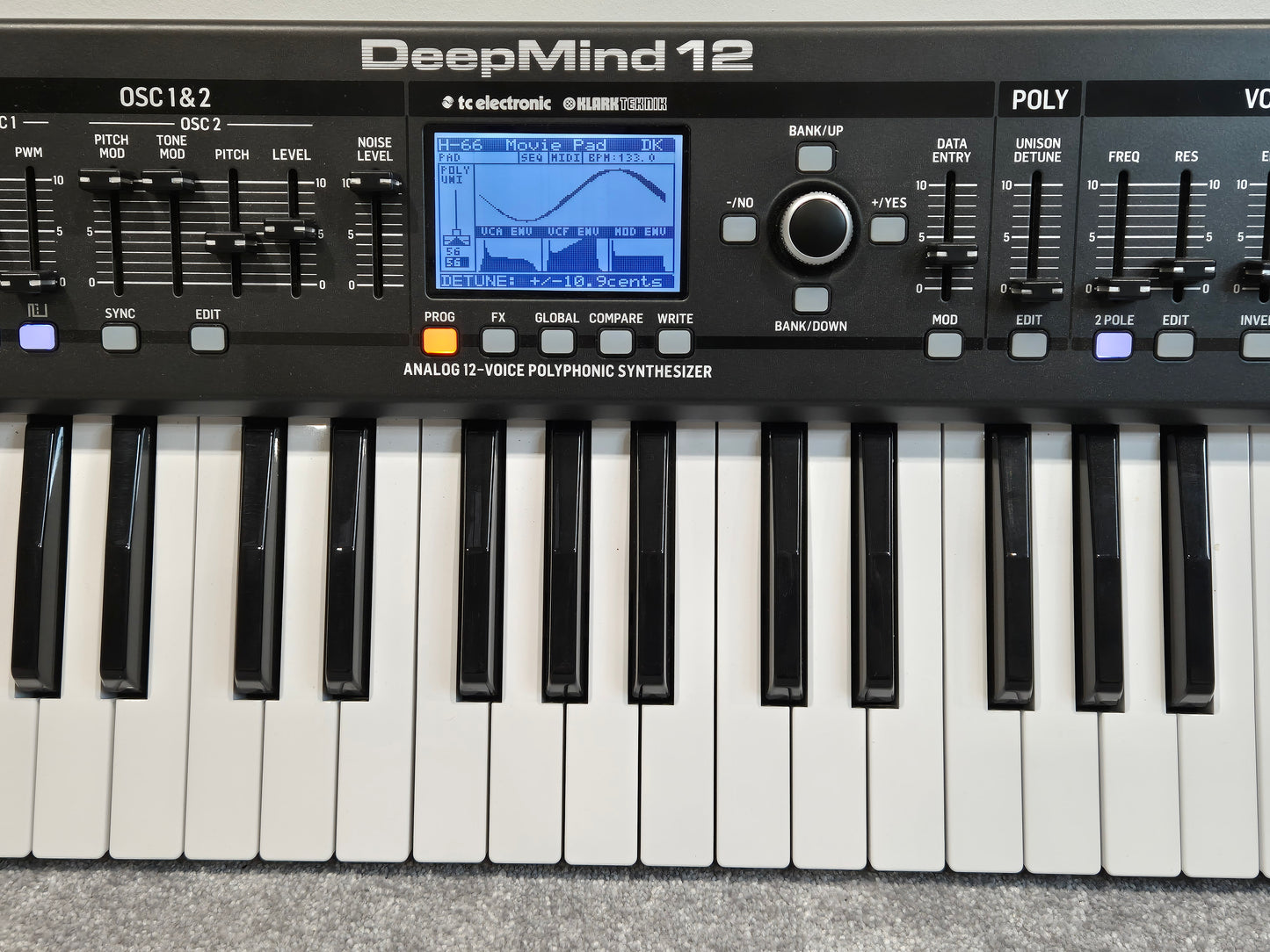 Behringer Deepmind 12 - 49-Key Keyboard Synthesizer