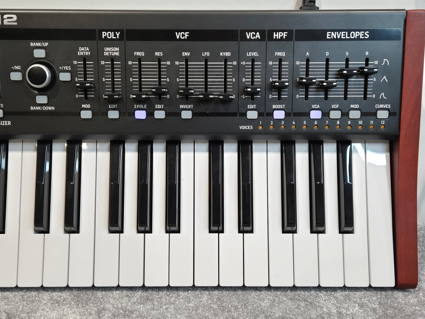 Behringer Deepmind 12 - 49-Key Keyboard Synthesizer