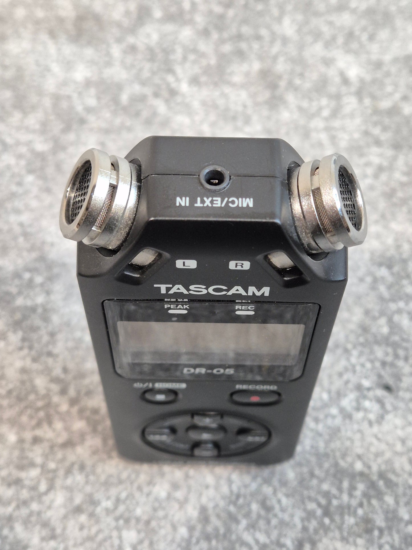 Tascam DR-05 - Digital Voice Recorder With 4Gb SD card
