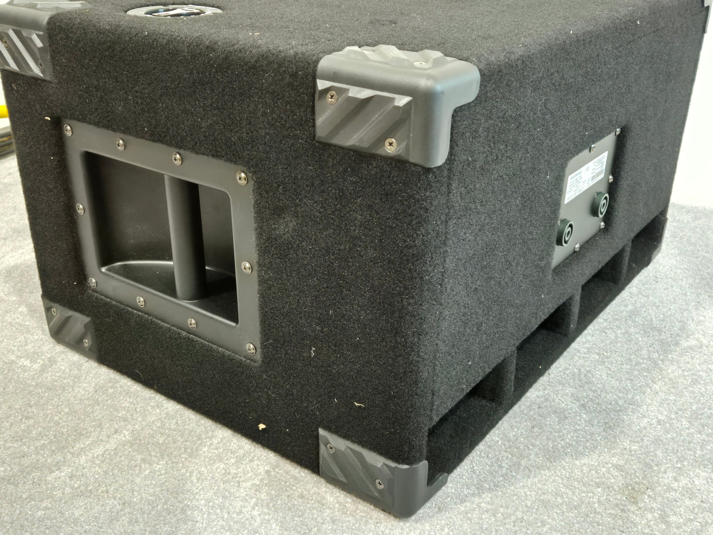 MarkBass Traveler 102 - 400W RMS Bass Speaker Cabinet