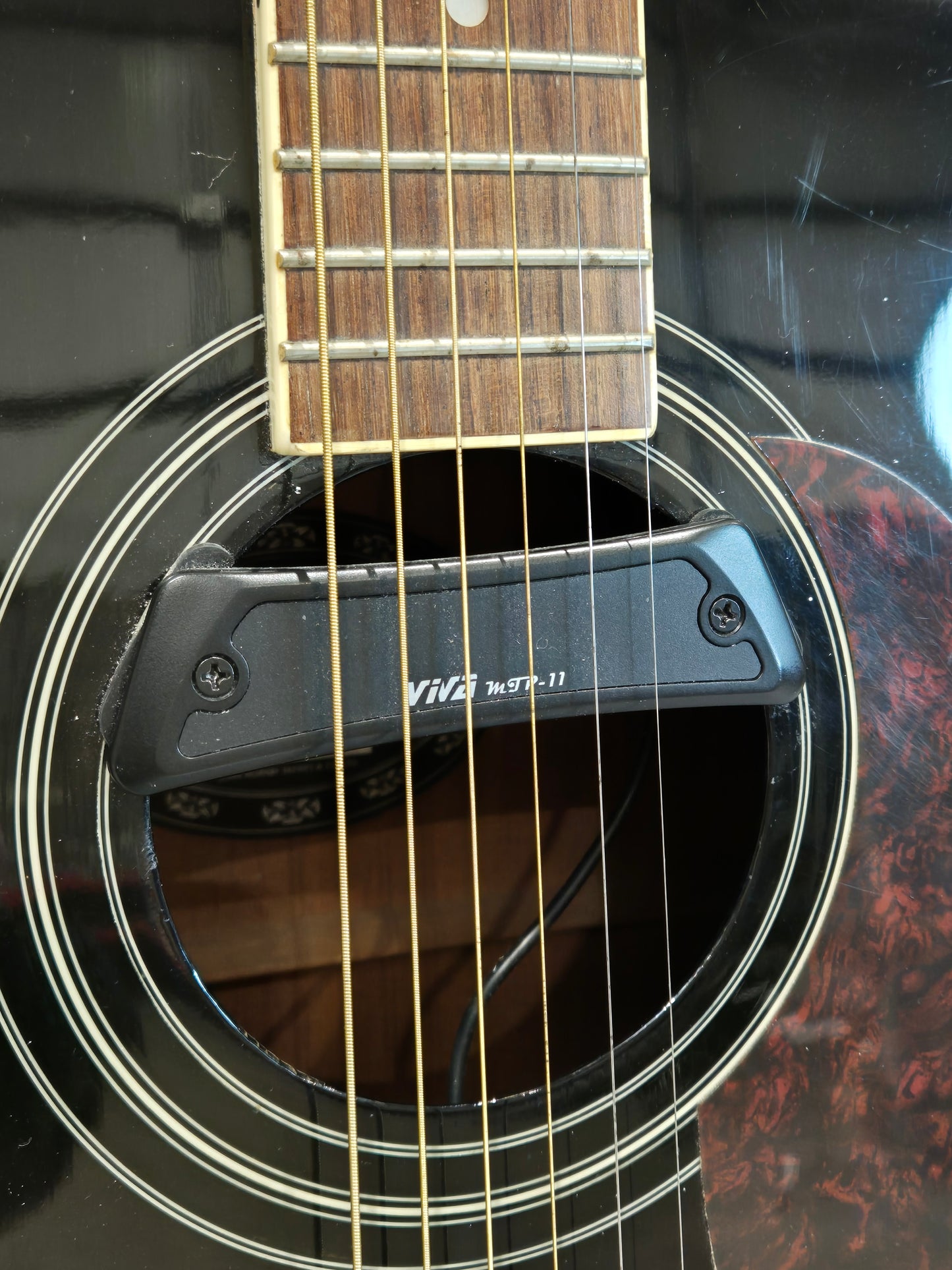 Vintage V400 BK Acoustic Guitar - Viva MTP11 Sound Hole Pick Up