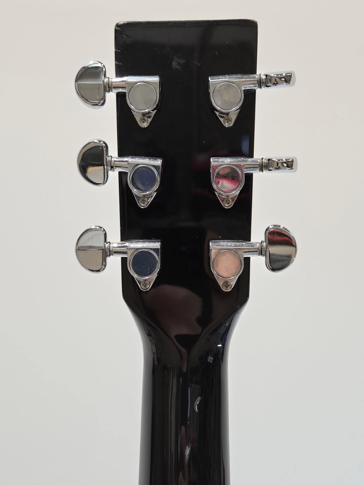 Vintage V400 BK Acoustic Guitar - Viva MTP11 Sound Hole Pick Up