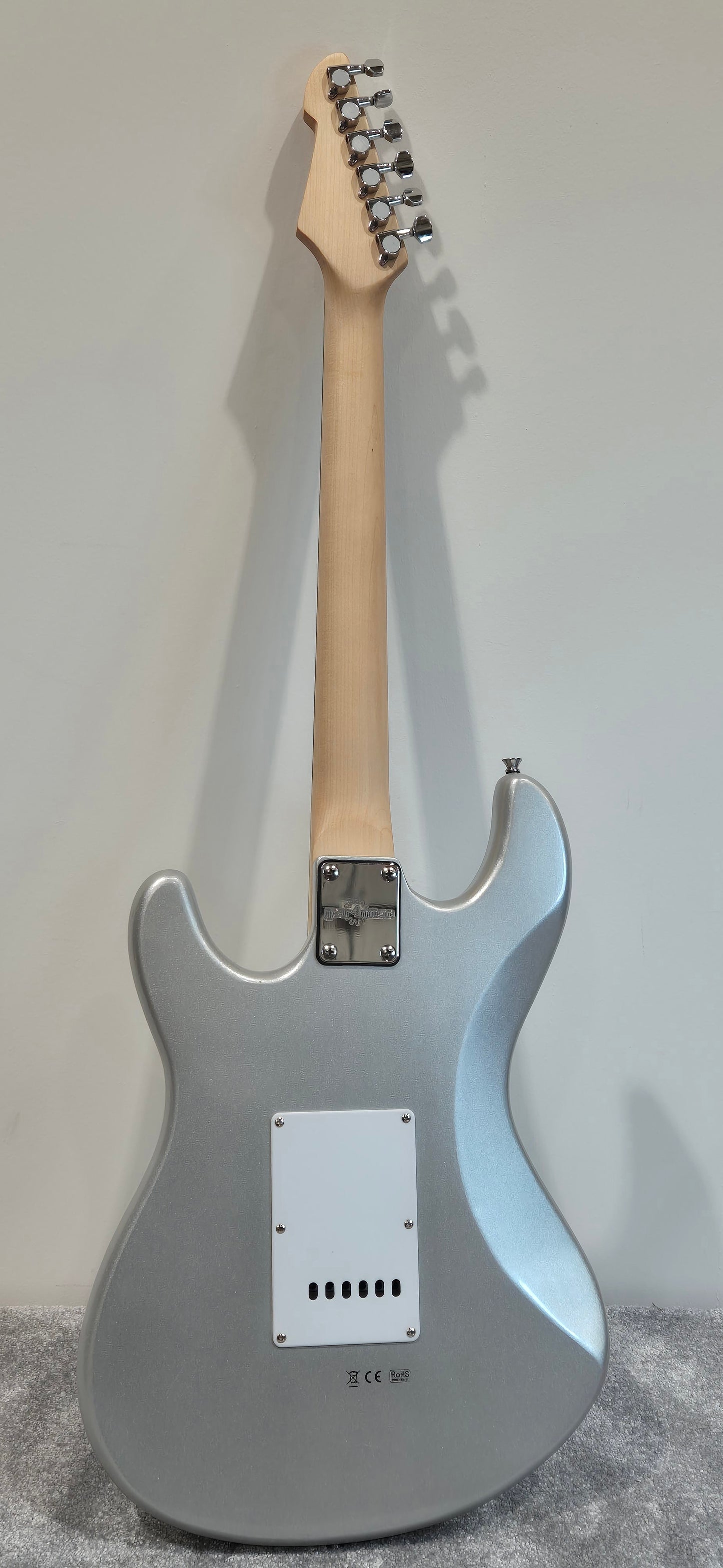 Gear4Music LA Series Stratocaster Electric Guitar and Gig Bag - Metallic Silver