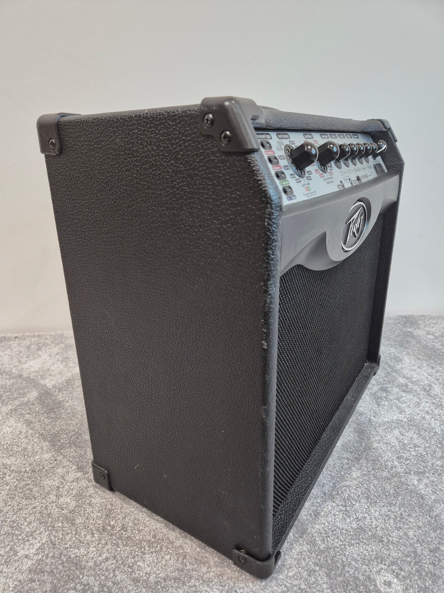 Peavey VIP-1 VYPYR - 20-watt 4-channel 1x8" Guitar Combo Amplifier