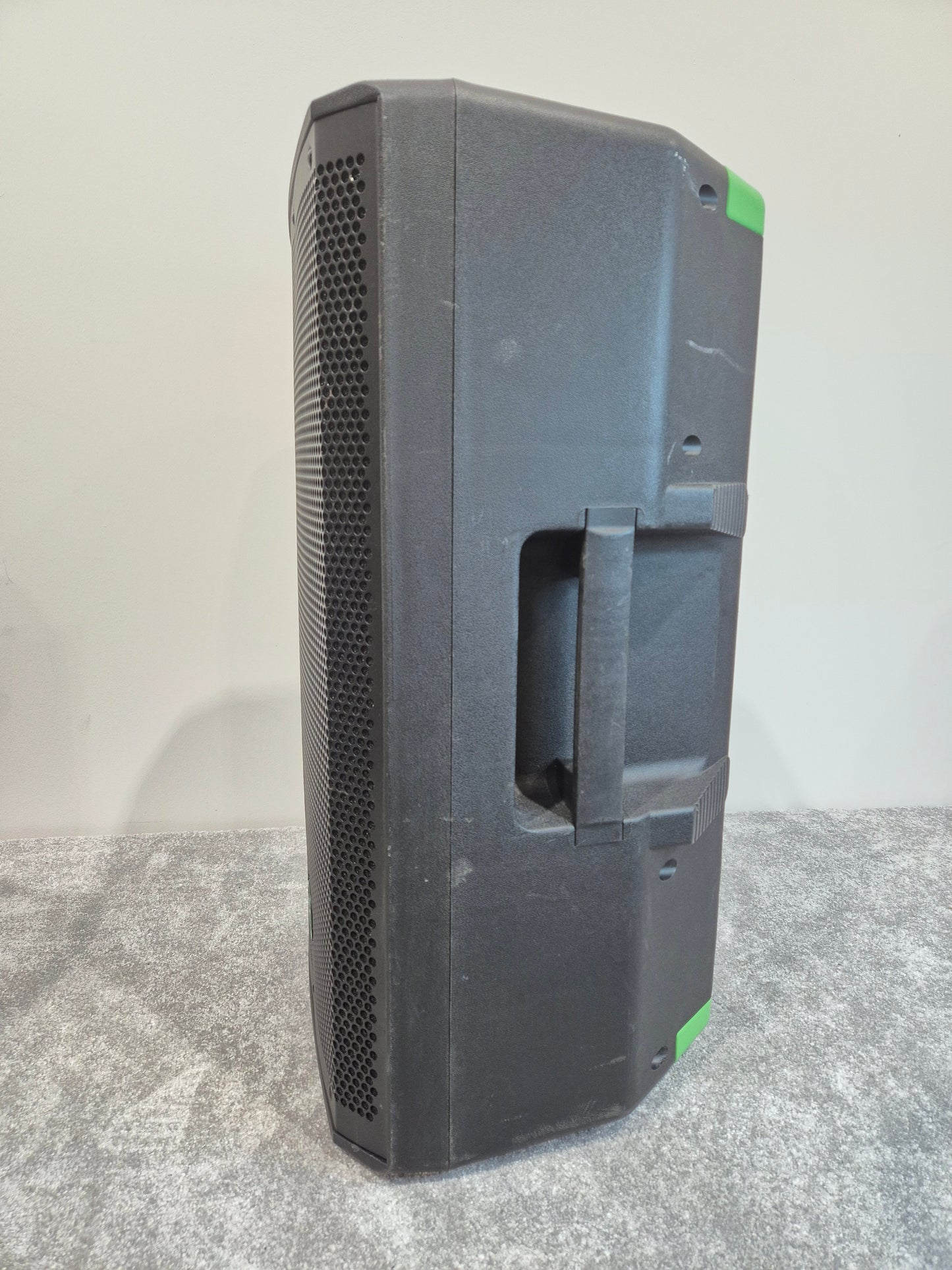 Mackie Thrash 212 - 1300 watts Active PA Speaker