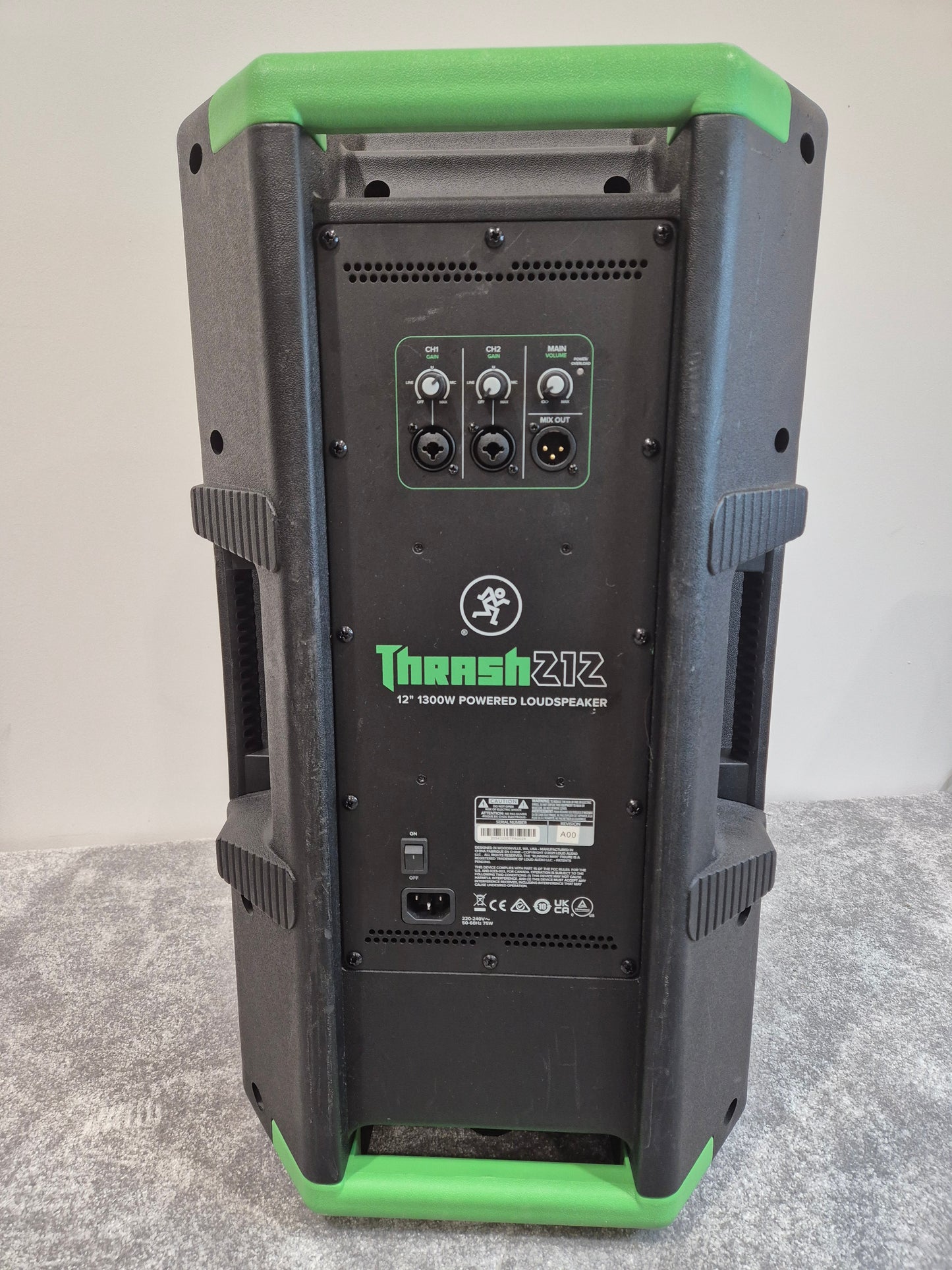 Mackie Thrash 212 - 1300 watts Active PA Speaker