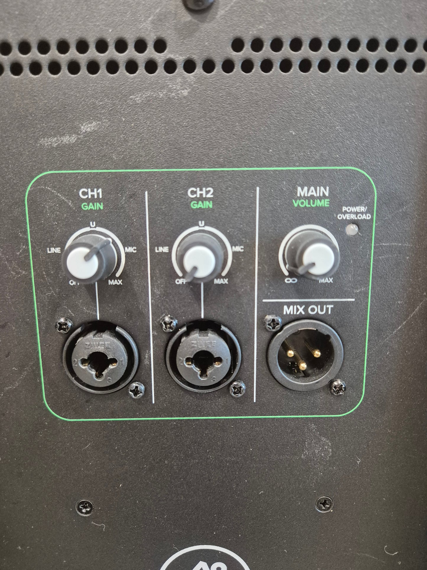 Mackie Thrash 212 - 1300 watts Active PA Speaker