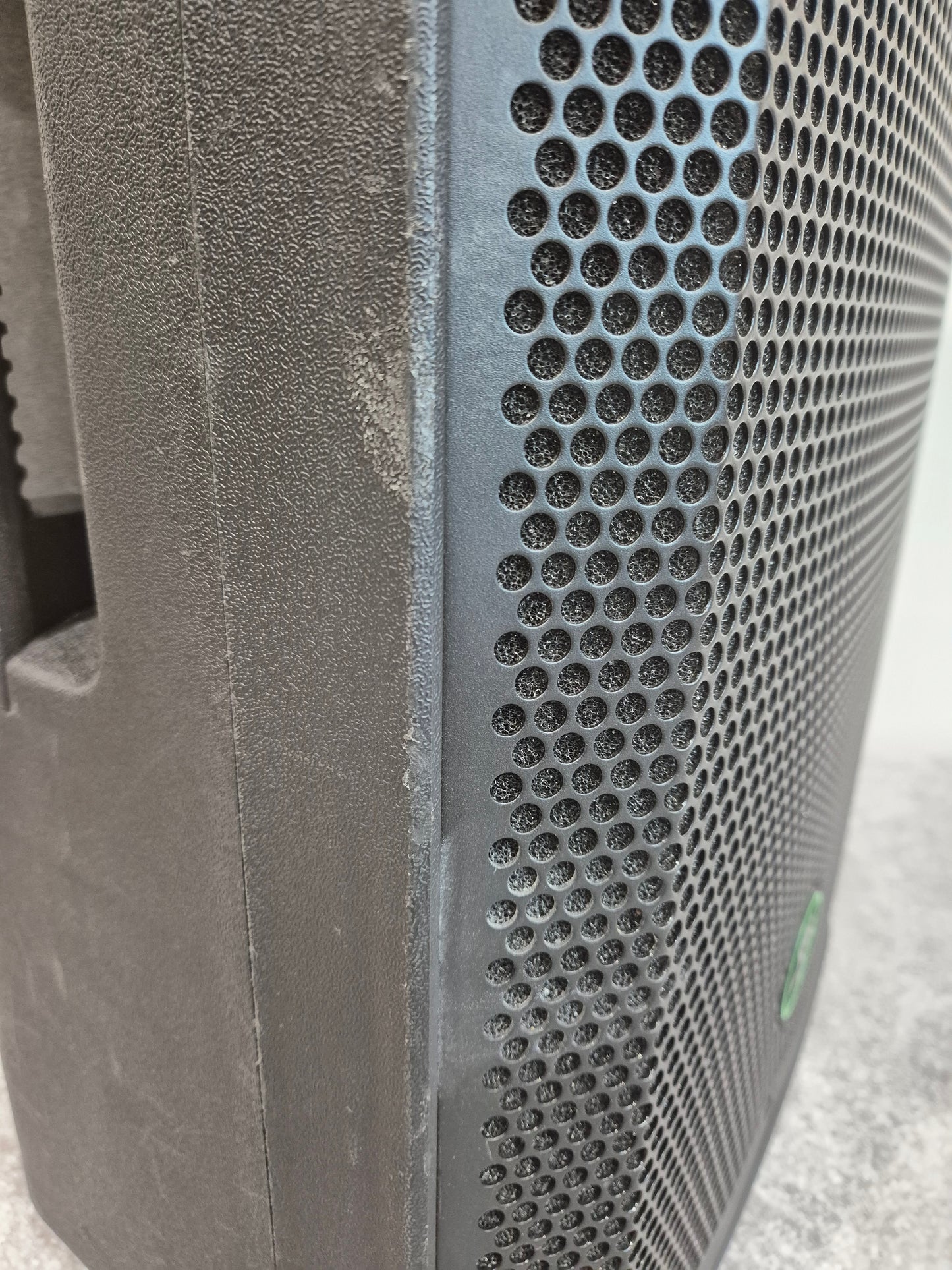 Mackie Thrash 212 - 1300 watts Active PA Speaker