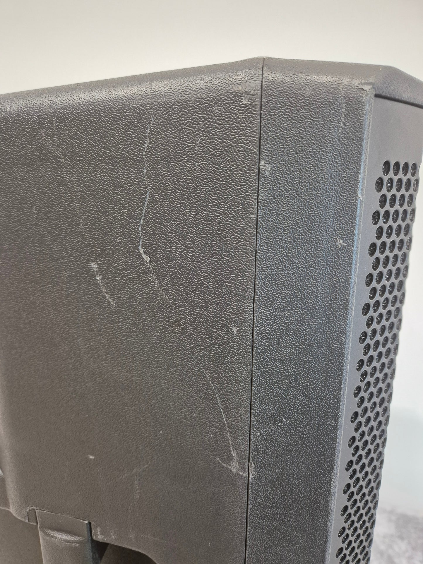 Mackie Thrash 212 - 1300 watts Active PA Speaker (Very Good Condition)