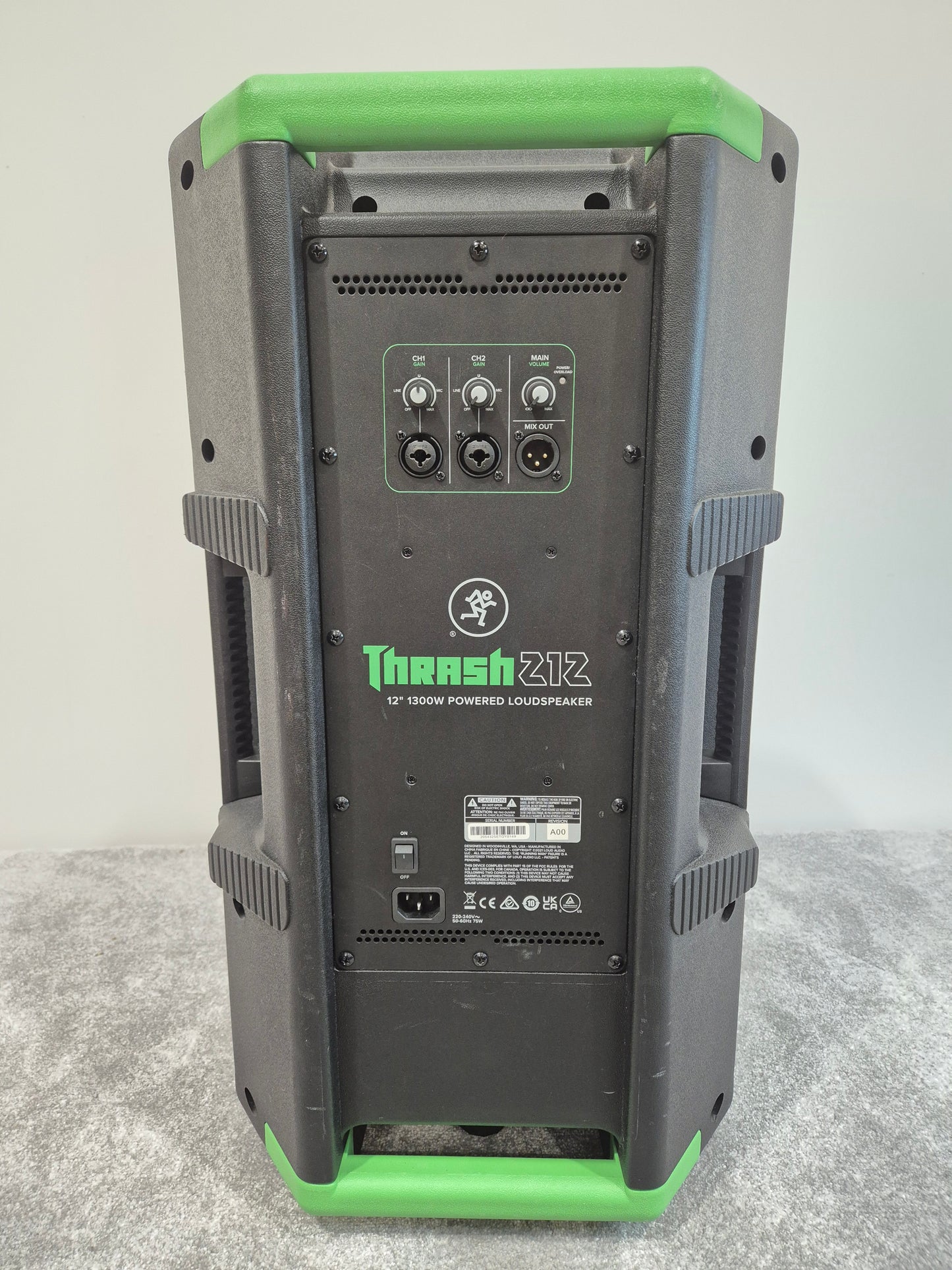 Mackie Thrash 212 - 1300 watts Active PA Speaker (Very Good Condition)