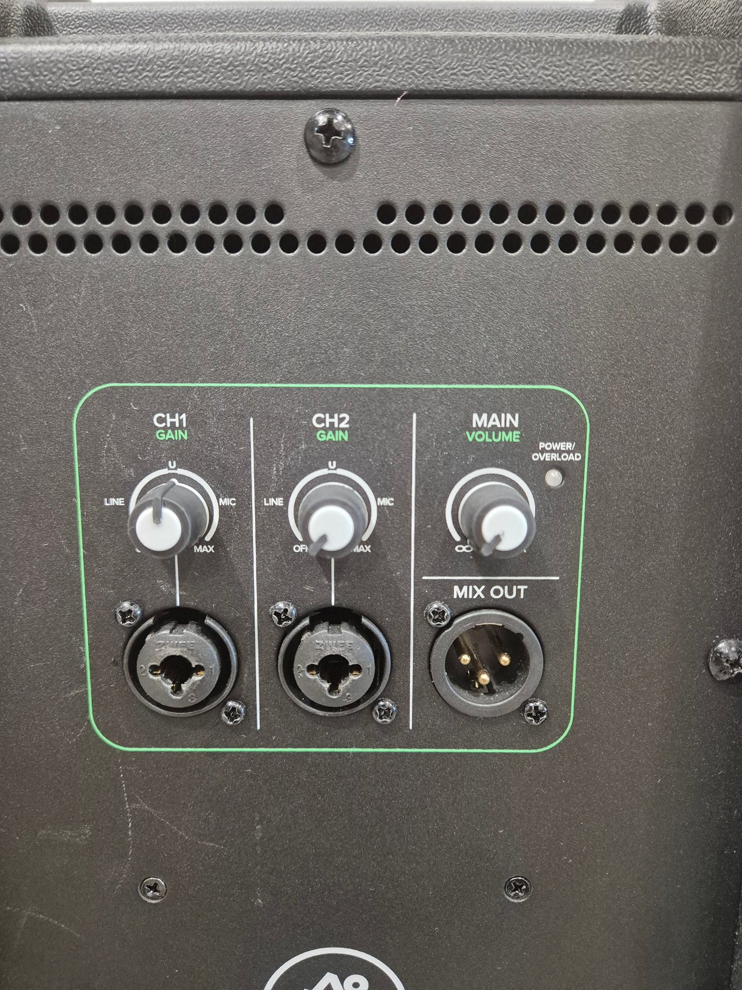 Mackie Thrash 212 - 1300 watts Active PA Speaker (Very Good Condition)