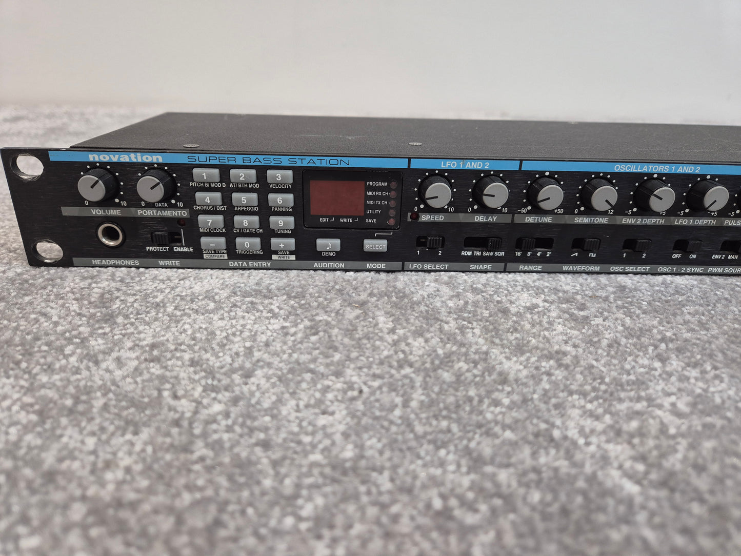 Novation Super Bass Station - Rackmount Synthesizer - Faulty Left Channel