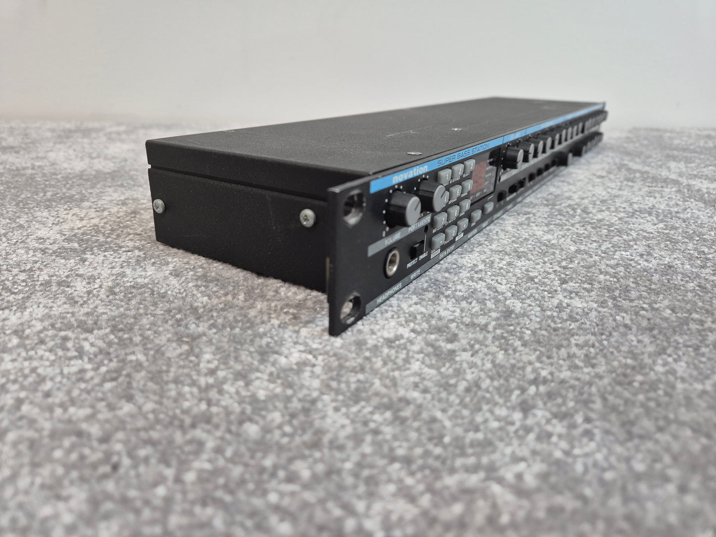 Novation Super Bass Station - Rackmount Synthesizer - Faulty Left Channel